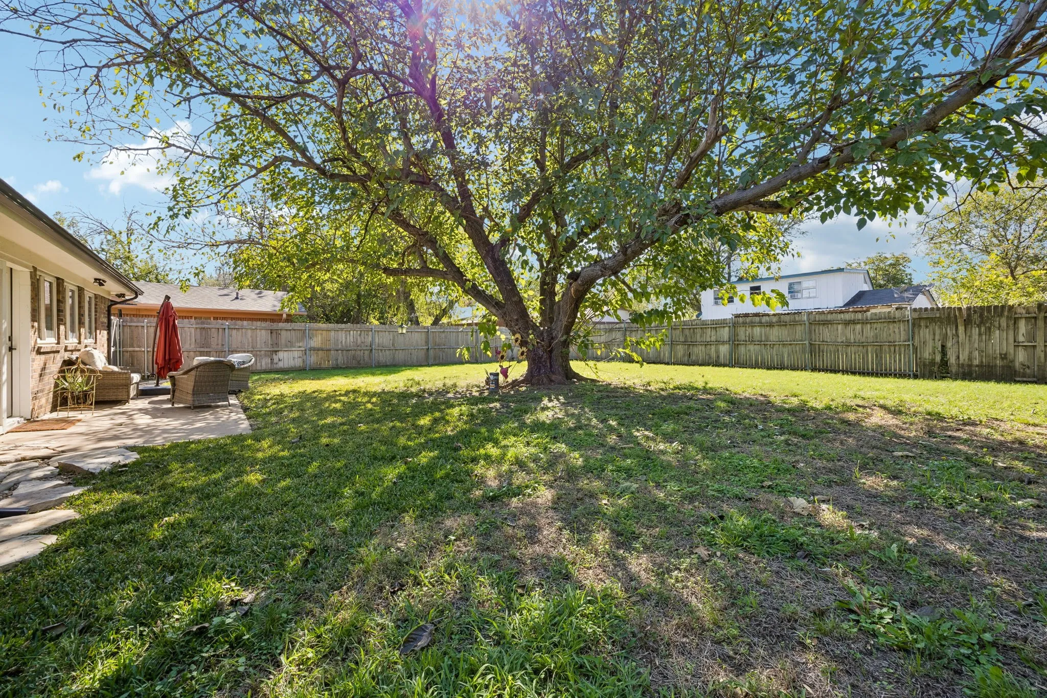 Single Family Residence For Sale in Tarrant County , 5521 Galway Lane, North Richland Hills, Texas 76180, 4 Bedroom, 2 Bathroom, 1 Garage spaces, 1,577 Sqft, built in 1970, mls#21418966, Real Estate Agent in North Richland Hills, Homes For Sale in Tarrant county, Homes For Sale in North Richland Hills, Realtor in North Richland Hills Texas, Real Estate Brokerage Independent Realty Texas, Luminita Cordes Realtor