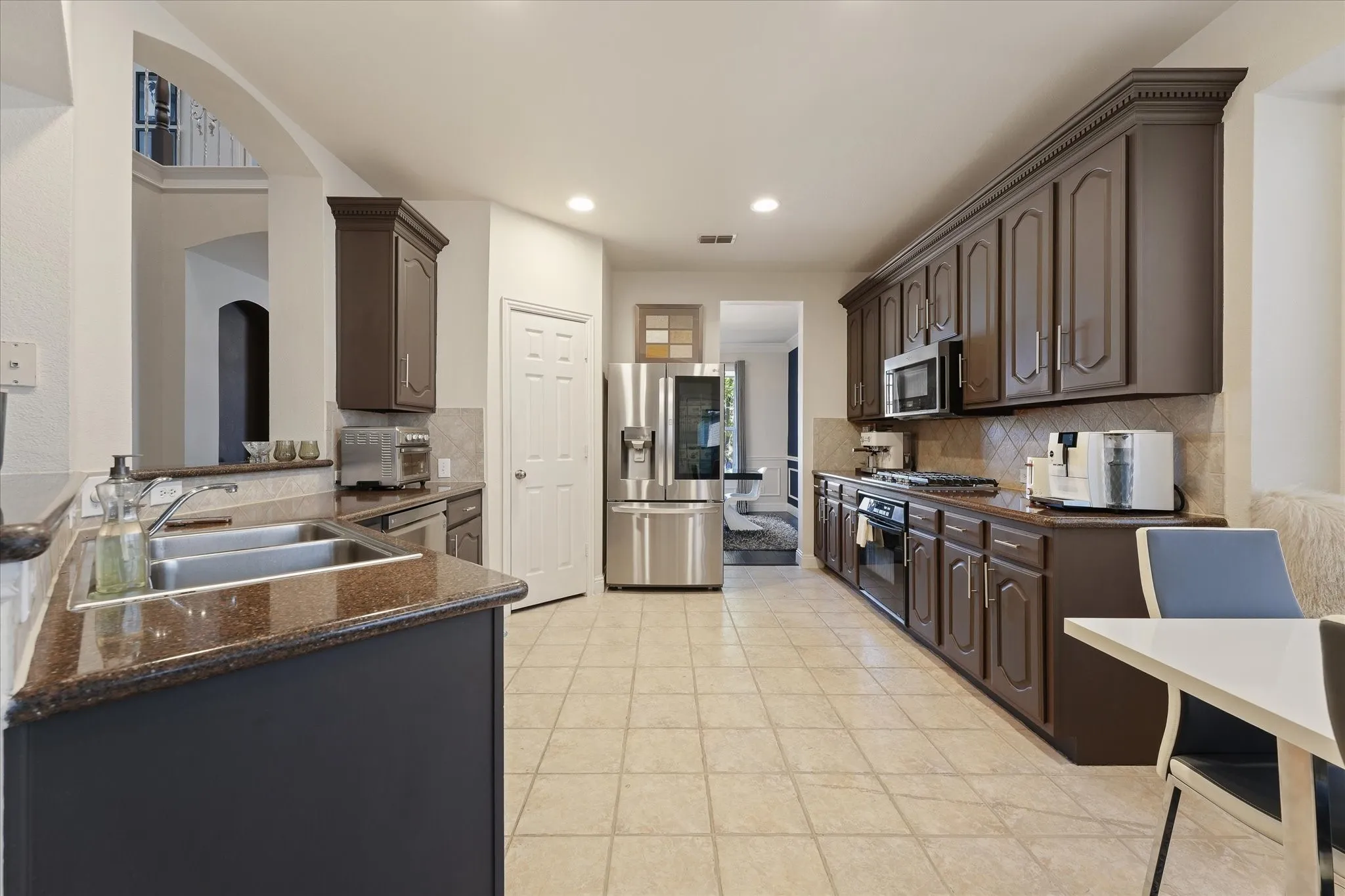Single Family Residence For Sale in Dallas County , 10404 Mateo Trail, Irving, Texas 75063, 4 Bedroom, 3 Bathroom, 2 Garage spaces, 2,744 Sqft, built in 2003, mls#21418884, Real Estate Agent in Irving, Homes For Sale in Dallas county, Homes For Sale in Irving, Realtor in Irving Texas, Real Estate Brokerage Independent Realty Texas, Luminita Cordes Realtor