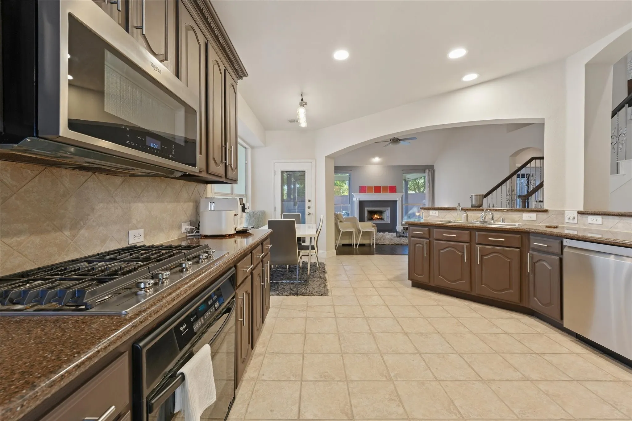 Single Family Residence For Sale in Dallas County , 10404 Mateo Trail, Irving, Texas 75063, 4 Bedroom, 3 Bathroom, 2 Garage spaces, 2,744 Sqft, built in 2003, mls#21418884, Real Estate Agent in Irving, Homes For Sale in Dallas county, Homes For Sale in Irving, Realtor in Irving Texas, Real Estate Brokerage Independent Realty Texas, Luminita Cordes Realtor