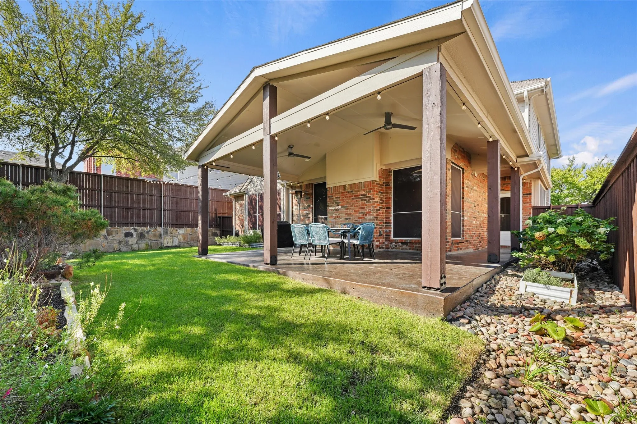 Single Family Residence For Sale in Dallas County , 10404 Mateo Trail, Irving, Texas 75063, 4 Bedroom, 3 Bathroom, 2 Garage spaces, 2,744 Sqft, built in 2003, mls#21418884, Real Estate Agent in Irving, Homes For Sale in Dallas county, Homes For Sale in Irving, Realtor in Irving Texas, Real Estate Brokerage Independent Realty Texas, Luminita Cordes Realtor