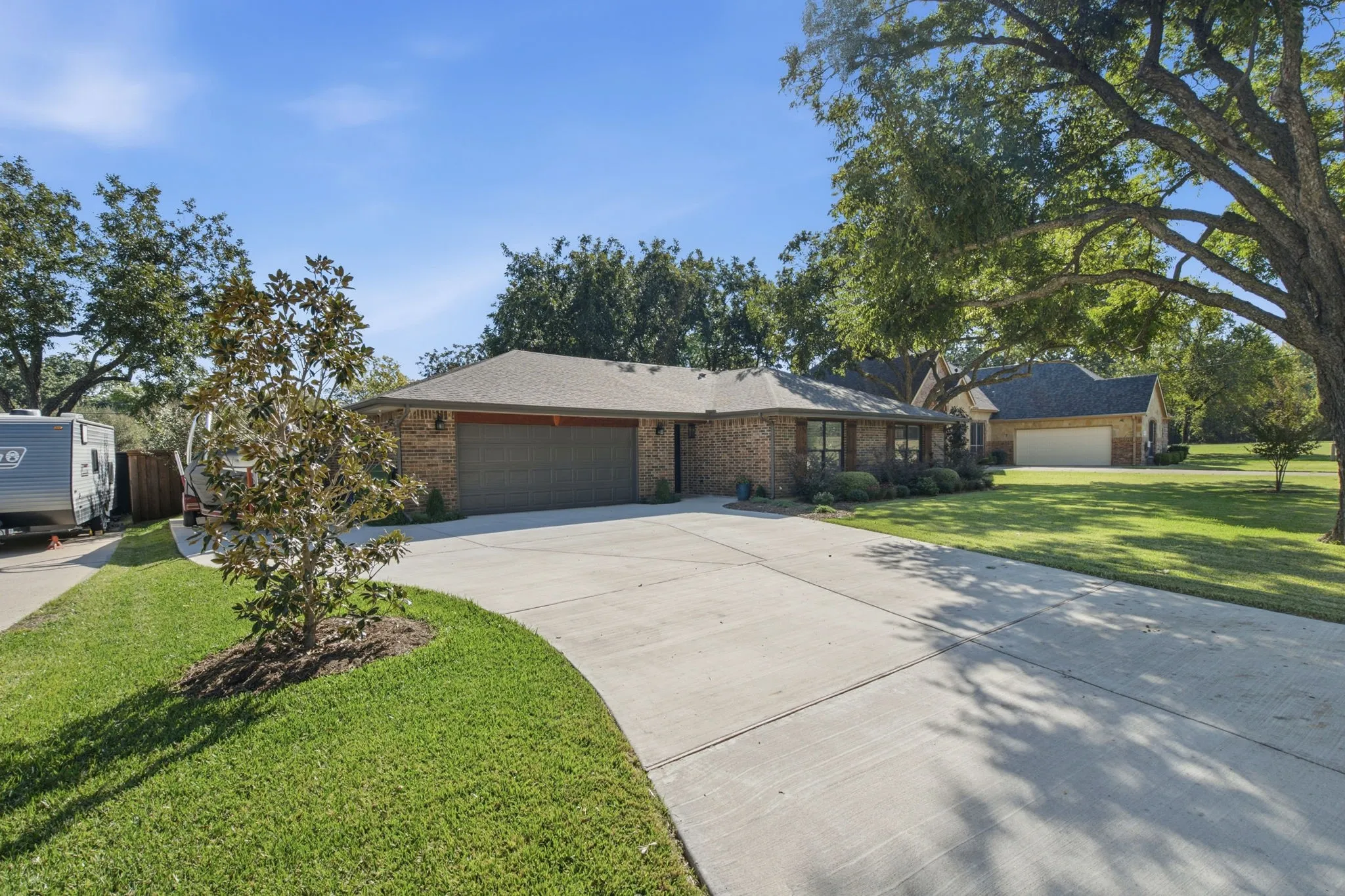 Single Family Residence For Sale in Denton County , 4614 Spruce Street, Flower Mound, Texas 75028, 3 Bedroom, 2 Bathroom, 2 Garage spaces, 1,875 Sqft, built in 1984, mls#21416957, Real Estate Agent in Flower Mound, Homes For Sale in Denton county, Homes For Sale in Flower Mound, Realtor in Flower Mound Texas, Real Estate Brokerage Independent Realty Texas, Luminita Cordes Realtor