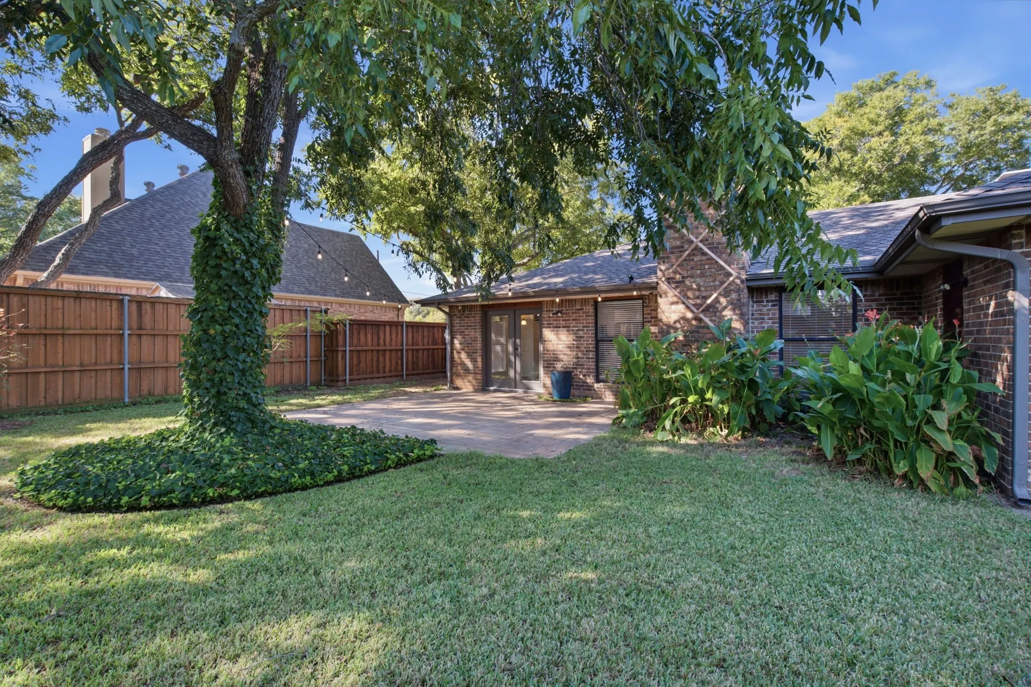 Single Family Residence For Sale in Denton County , 4614 Spruce Street, Flower Mound, Texas 75028, 3 Bedroom, 2 Bathroom, 2 Garage spaces, 1,875 Sqft, built in 1984, mls#21416957, Real Estate Agent in Flower Mound, Homes For Sale in Denton county, Homes For Sale in Flower Mound, Realtor in Flower Mound Texas, Real Estate Brokerage Independent Realty Texas, Luminita Cordes Realtor