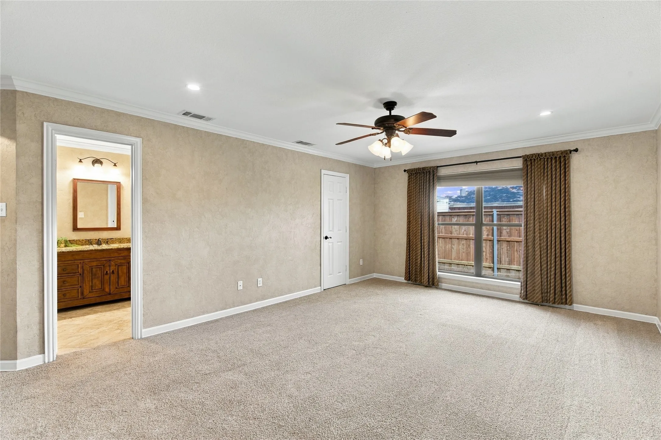 Single Family Residence For Sale in Denton County , 4614 Spruce Street, Flower Mound, Texas 75028, 3 Bedroom, 2 Bathroom, 2 Garage spaces, 1,875 Sqft, built in 1984, mls#21416957, Real Estate Agent in Flower Mound, Homes For Sale in Denton county, Homes For Sale in Flower Mound, Realtor in Flower Mound Texas, Real Estate Brokerage Independent Realty Texas, Luminita Cordes Realtor