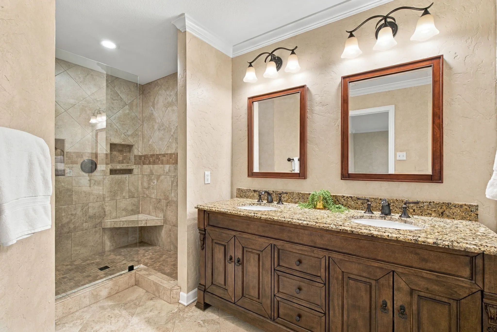 Single Family Residence For Sale in Denton County , 4614 Spruce Street, Flower Mound, Texas 75028, 3 Bedroom, 2 Bathroom, 2 Garage spaces, 1,875 Sqft, built in 1984, mls#21416957, Real Estate Agent in Flower Mound, Homes For Sale in Denton county, Homes For Sale in Flower Mound, Realtor in Flower Mound Texas, Real Estate Brokerage Independent Realty Texas, Luminita Cordes Realtor