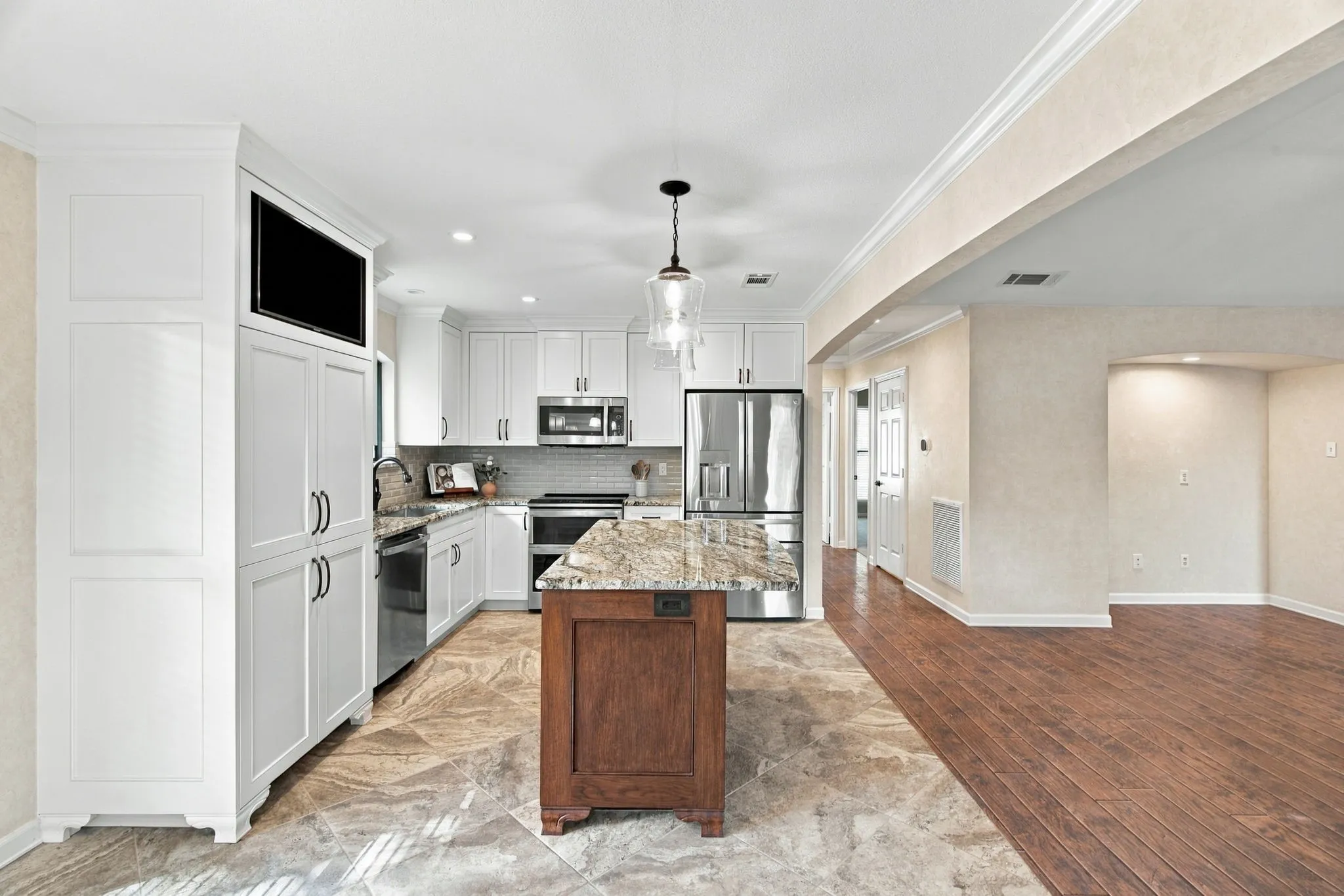 Single Family Residence For Sale in Denton County , 4614 Spruce Street, Flower Mound, Texas 75028, 3 Bedroom, 2 Bathroom, 2 Garage spaces, 1,875 Sqft, built in 1984, mls#21416957, Real Estate Agent in Flower Mound, Homes For Sale in Denton county, Homes For Sale in Flower Mound, Realtor in Flower Mound Texas, Real Estate Brokerage Independent Realty Texas, Luminita Cordes Realtor