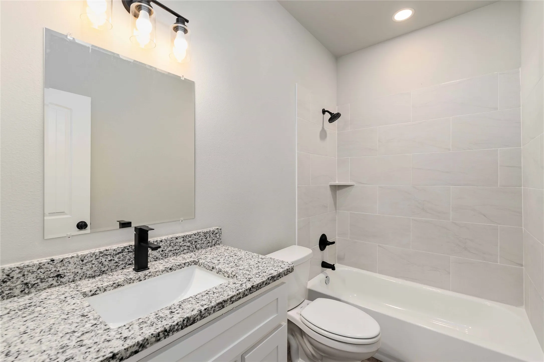 Single Family Residence For Sale in Brown County , 7605 Safe Harbor Drive, Brownwood, Texas 76801, 3 Bedroom, 2 Bathroom, 2 Garage spaces, 1,580 Sqft, built in 2023, mls#21399934, Real Estate Agent in Brownwood, Homes For Sale in Brown county, Homes For Sale in Brownwood, Realtor in Brownwood Texas, Real Estate Brokerage Independent Realty Texas, Luminita Cordes Realtor