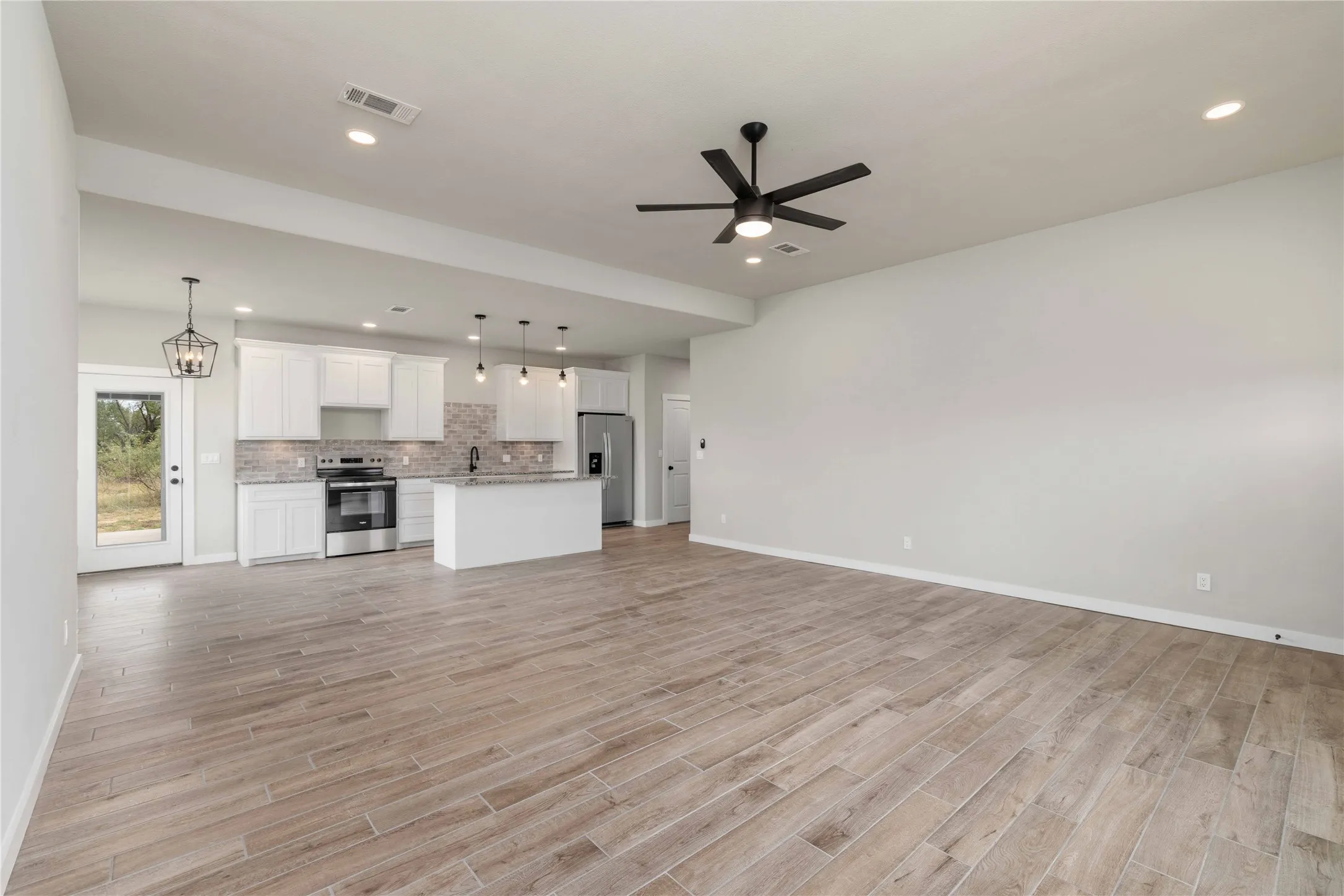 Single Family Residence For Sale in Brown County , 7605 Safe Harbor Drive, Brownwood, Texas 76801, 3 Bedroom, 2 Bathroom, 2 Garage spaces, 1,580 Sqft, built in 2023, mls#21399934, Real Estate Agent in Brownwood, Homes For Sale in Brown county, Homes For Sale in Brownwood, Realtor in Brownwood Texas, Real Estate Brokerage Independent Realty Texas, Luminita Cordes Realtor