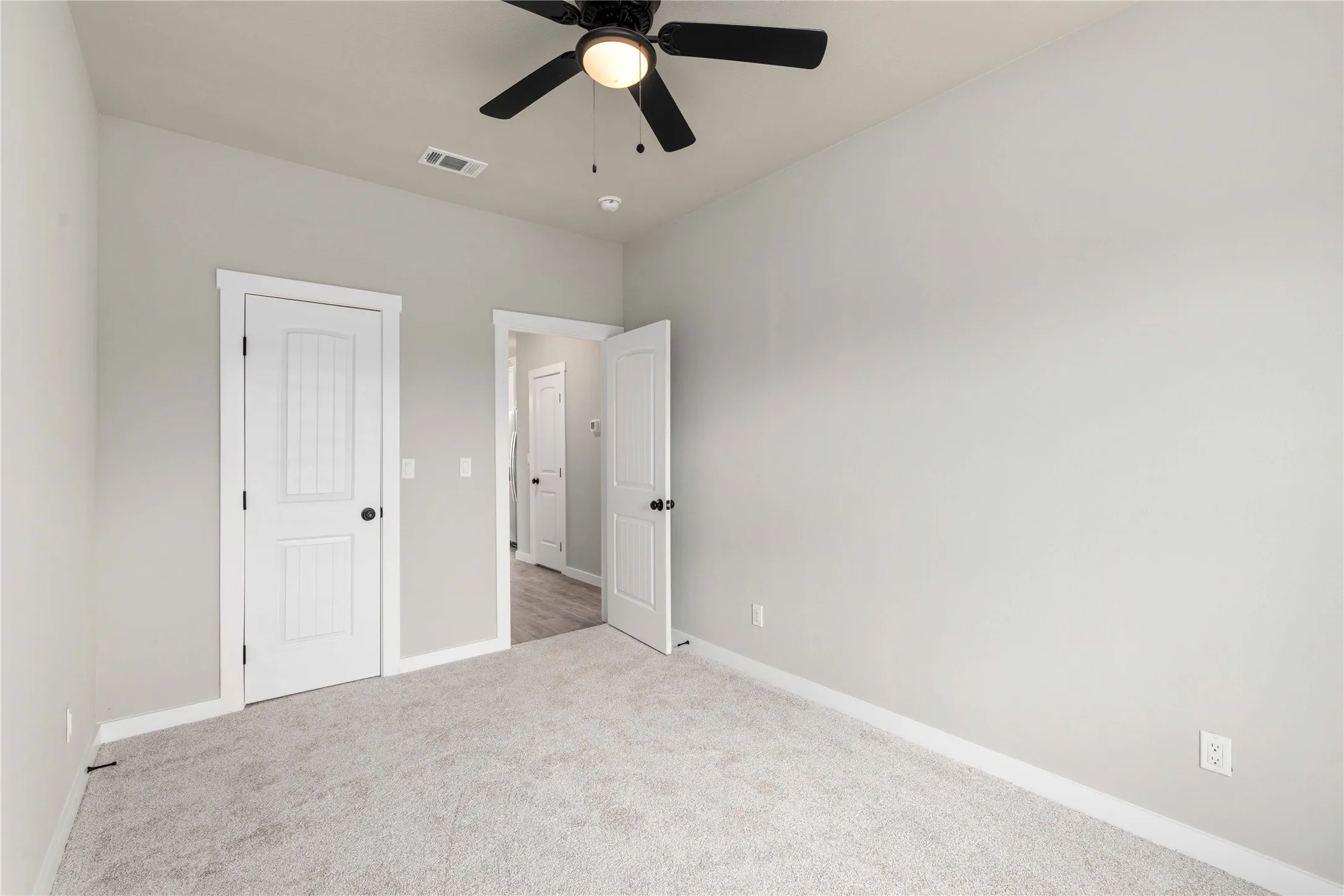Single Family Residence For Sale in Brown County , 7605 Safe Harbor Drive, Brownwood, Texas 76801, 3 Bedroom, 2 Bathroom, 2 Garage spaces, 1,580 Sqft, built in 2023, mls#21399934, Real Estate Agent in Brownwood, Homes For Sale in Brown county, Homes For Sale in Brownwood, Realtor in Brownwood Texas, Real Estate Brokerage Independent Realty Texas, Luminita Cordes Realtor