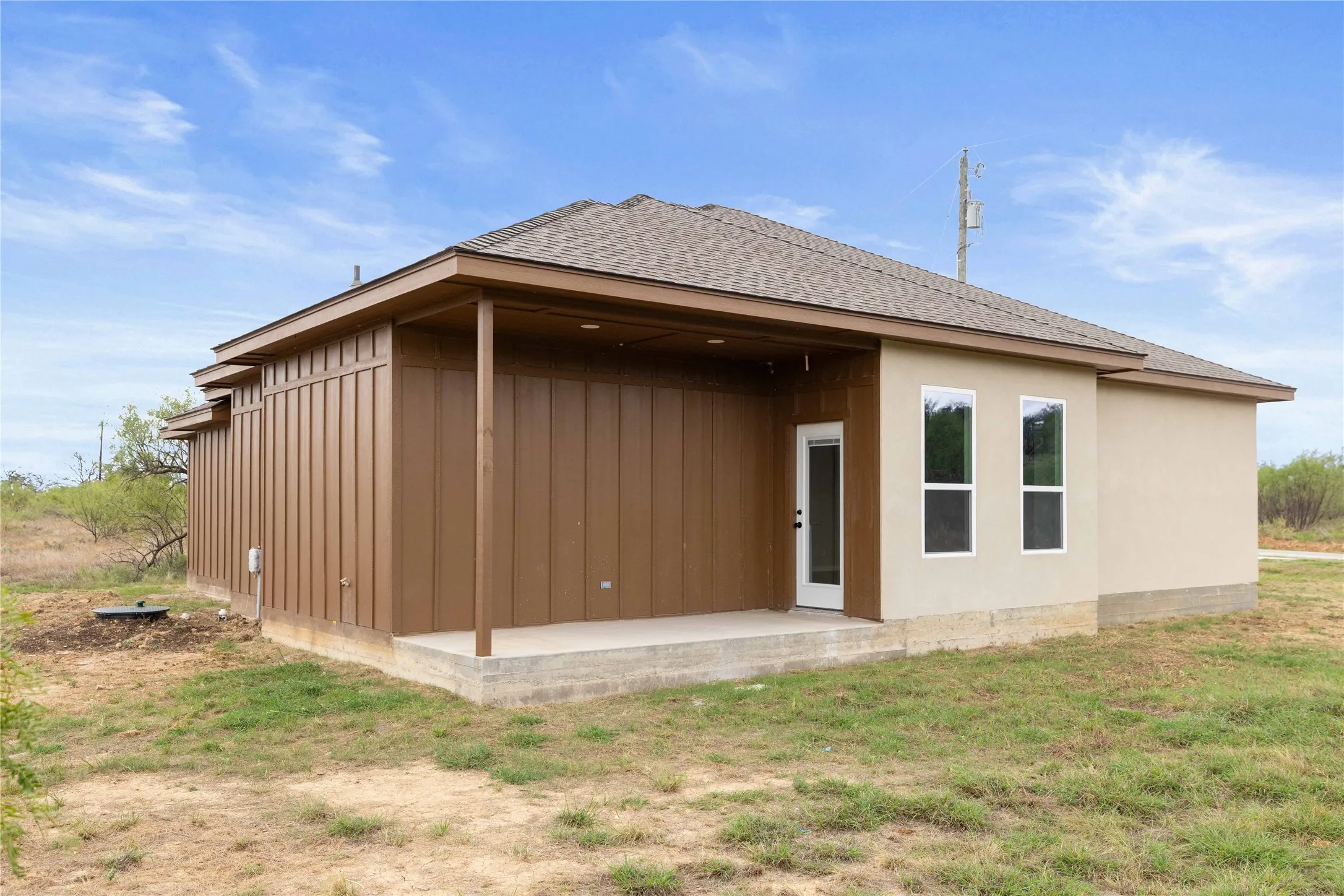 Single Family Residence For Sale in Brown County , 7605 Safe Harbor Drive, Brownwood, Texas 76801, 3 Bedroom, 2 Bathroom, 2 Garage spaces, 1,580 Sqft, built in 2023, mls#21399934, Real Estate Agent in Brownwood, Homes For Sale in Brown county, Homes For Sale in Brownwood, Realtor in Brownwood Texas, Real Estate Brokerage Independent Realty Texas, Luminita Cordes Realtor
