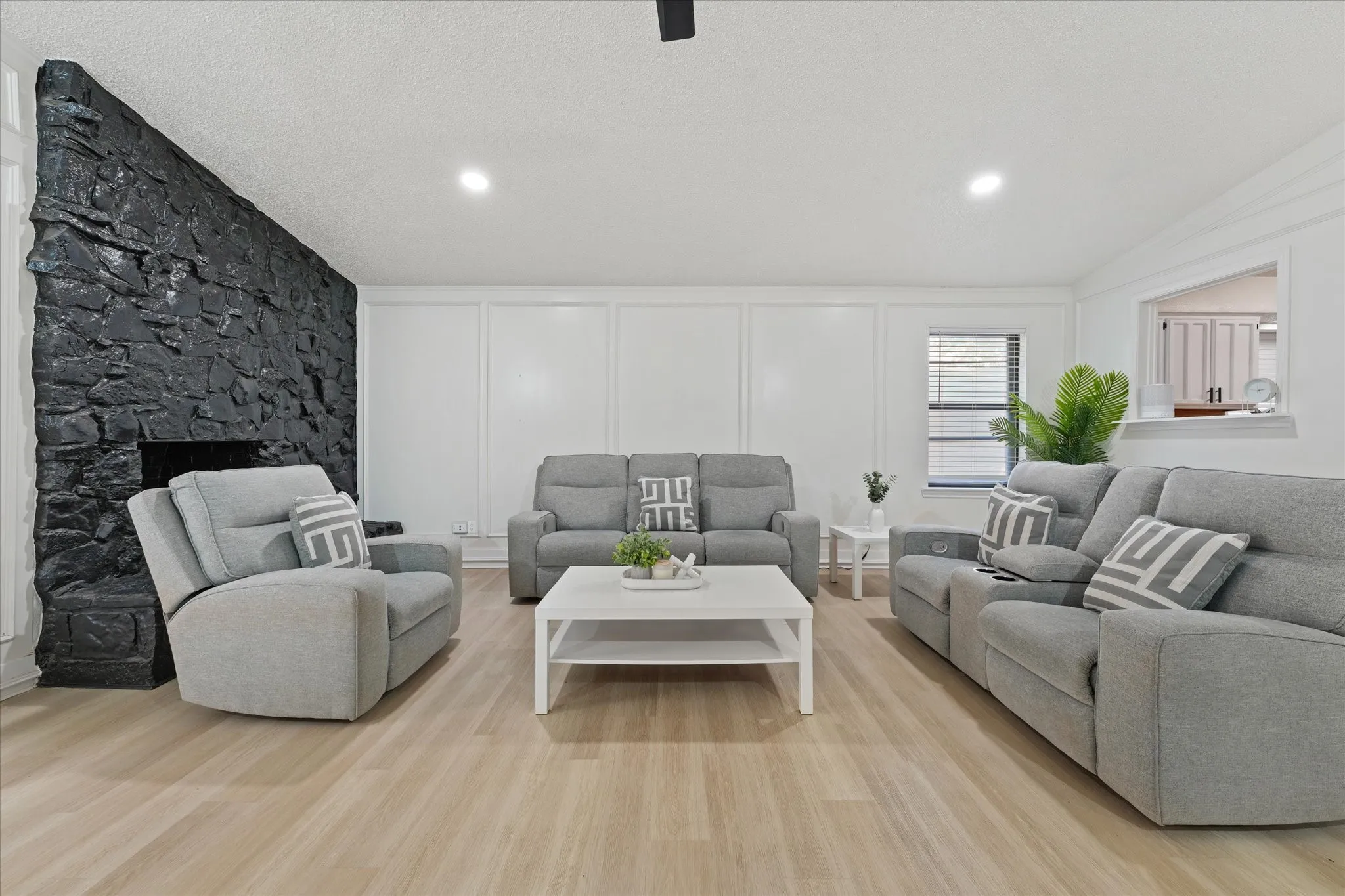 Single Family Residence For Rent in Tarrant County , 4609 Rockland Drive, Arlington, Texas 76016, 3 Bedroom, 2 Bathroom, 2 Garage spaces, 1,852 Sqft, built in 1979, mls#21419049, Real Estate Agent in Arlington, Homes For Rent in Tarrant county, Homes For Rent in Arlington, Realtor in Arlington Texas, Real Estate Brokerage Independent Realty Texas, Luminita Cordes Realtor