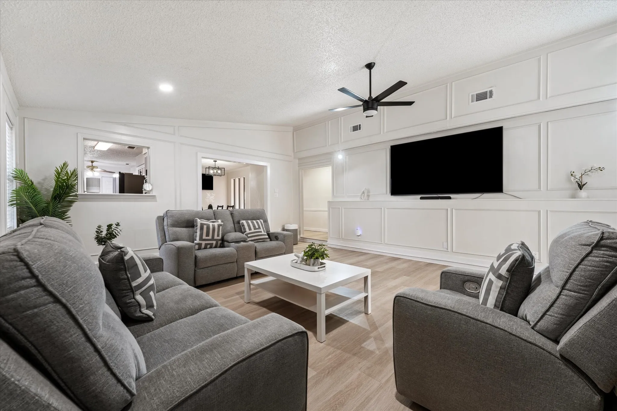 Single Family Residence For Rent in Tarrant County , 4609 Rockland Drive, Arlington, Texas 76016, 3 Bedroom, 2 Bathroom, 2 Garage spaces, 1,852 Sqft, built in 1979, mls#21419049, Real Estate Agent in Arlington, Homes For Rent in Tarrant county, Homes For Rent in Arlington, Realtor in Arlington Texas, Real Estate Brokerage Independent Realty Texas, Luminita Cordes Realtor