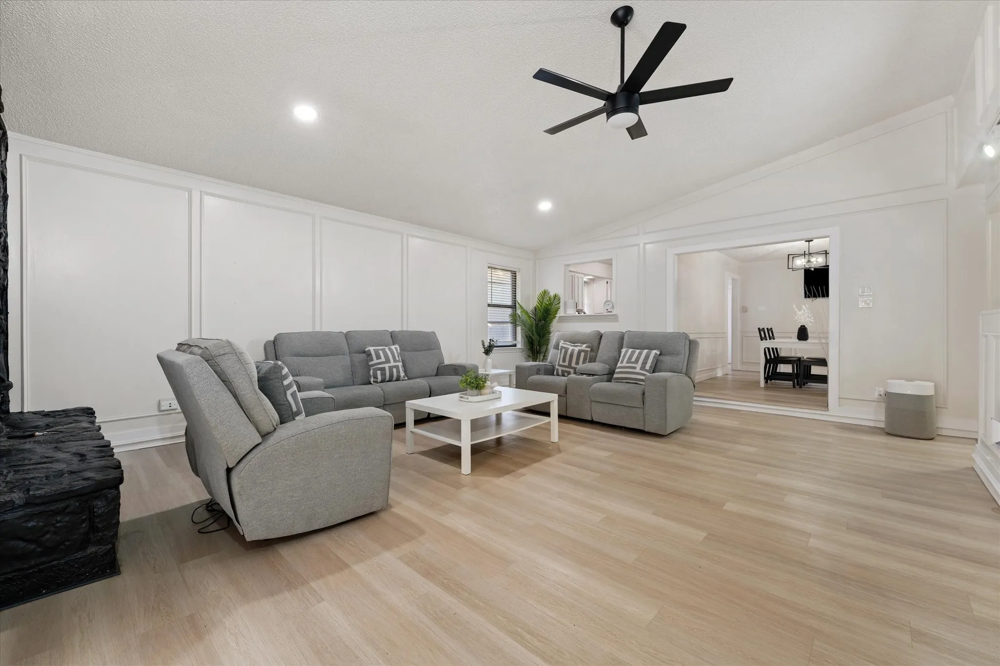 Single Family Residence For Rent in Tarrant County , 4609 Rockland Drive, Arlington, Texas 76016, 3 Bedroom, 2 Bathroom, 2 Garage spaces, 1,852 Sqft, built in 1979, mls#21419049, Real Estate Agent in Arlington, Homes For Rent in Tarrant county, Homes For Rent in Arlington, Realtor in Arlington Texas, Real Estate Brokerage Independent Realty Texas, Luminita Cordes Realtor