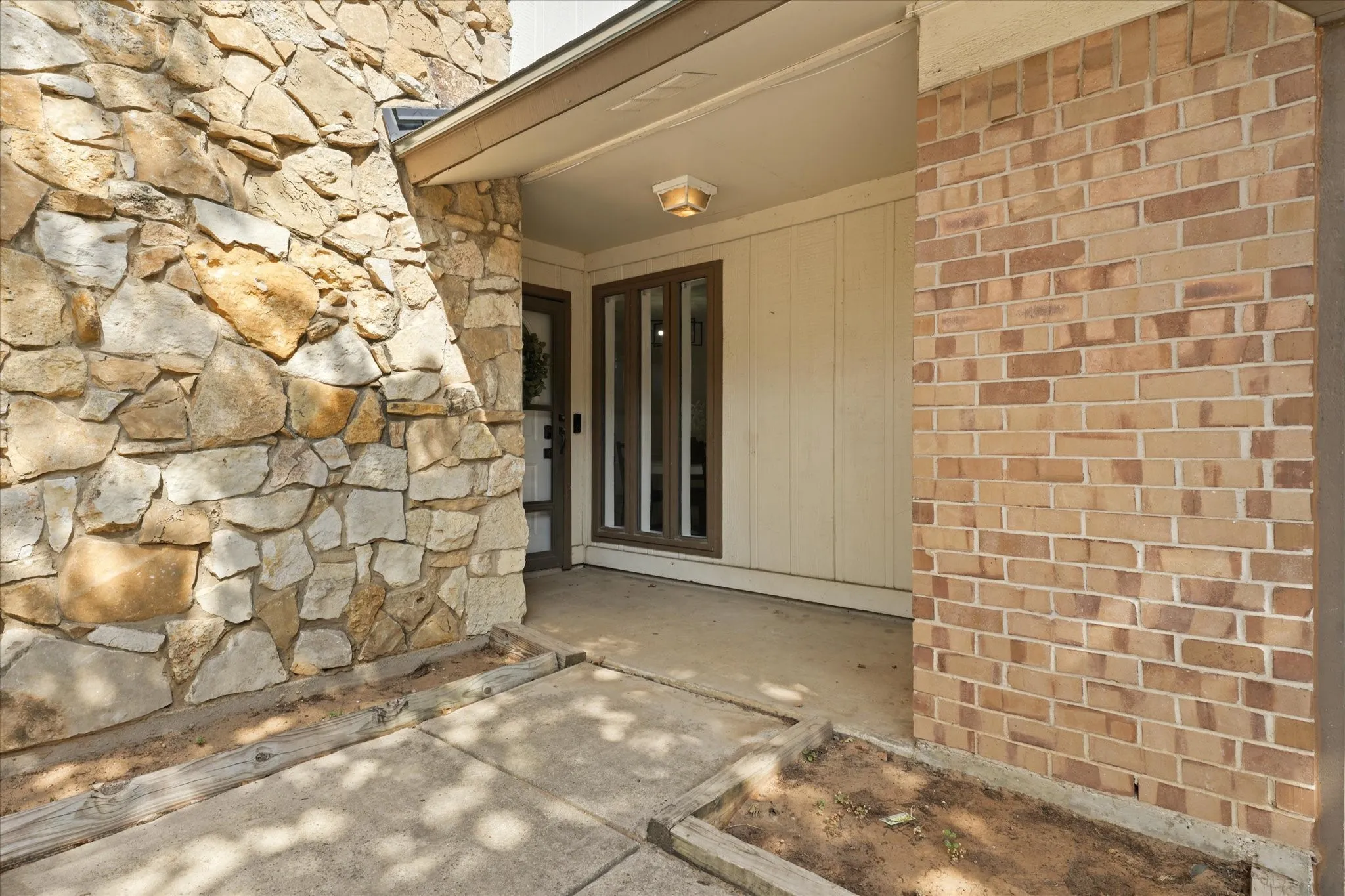 Single Family Residence For Rent in Tarrant County , 4609 Rockland Drive, Arlington, Texas 76016, 3 Bedroom, 2 Bathroom, 2 Garage spaces, 1,852 Sqft, built in 1979, mls#21419049, Real Estate Agent in Arlington, Homes For Rent in Tarrant county, Homes For Rent in Arlington, Realtor in Arlington Texas, Real Estate Brokerage Independent Realty Texas, Luminita Cordes Realtor
