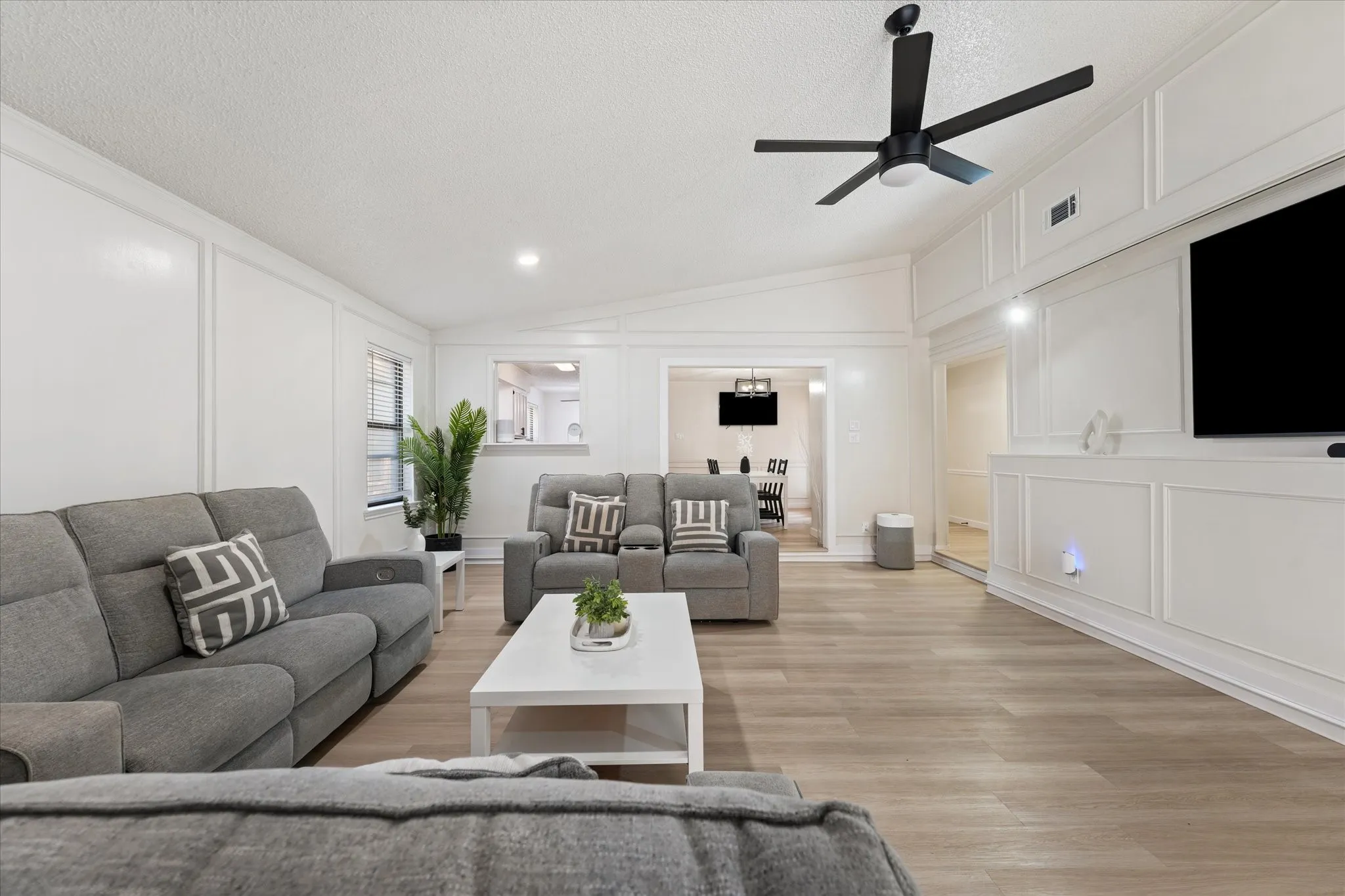 Single Family Residence For Rent in Tarrant County , 4609 Rockland Drive, Arlington, Texas 76016, 3 Bedroom, 2 Bathroom, 2 Garage spaces, 1,852 Sqft, built in 1979, mls#21419049, Real Estate Agent in Arlington, Homes For Rent in Tarrant county, Homes For Rent in Arlington, Realtor in Arlington Texas, Real Estate Brokerage Independent Realty Texas, Luminita Cordes Realtor
