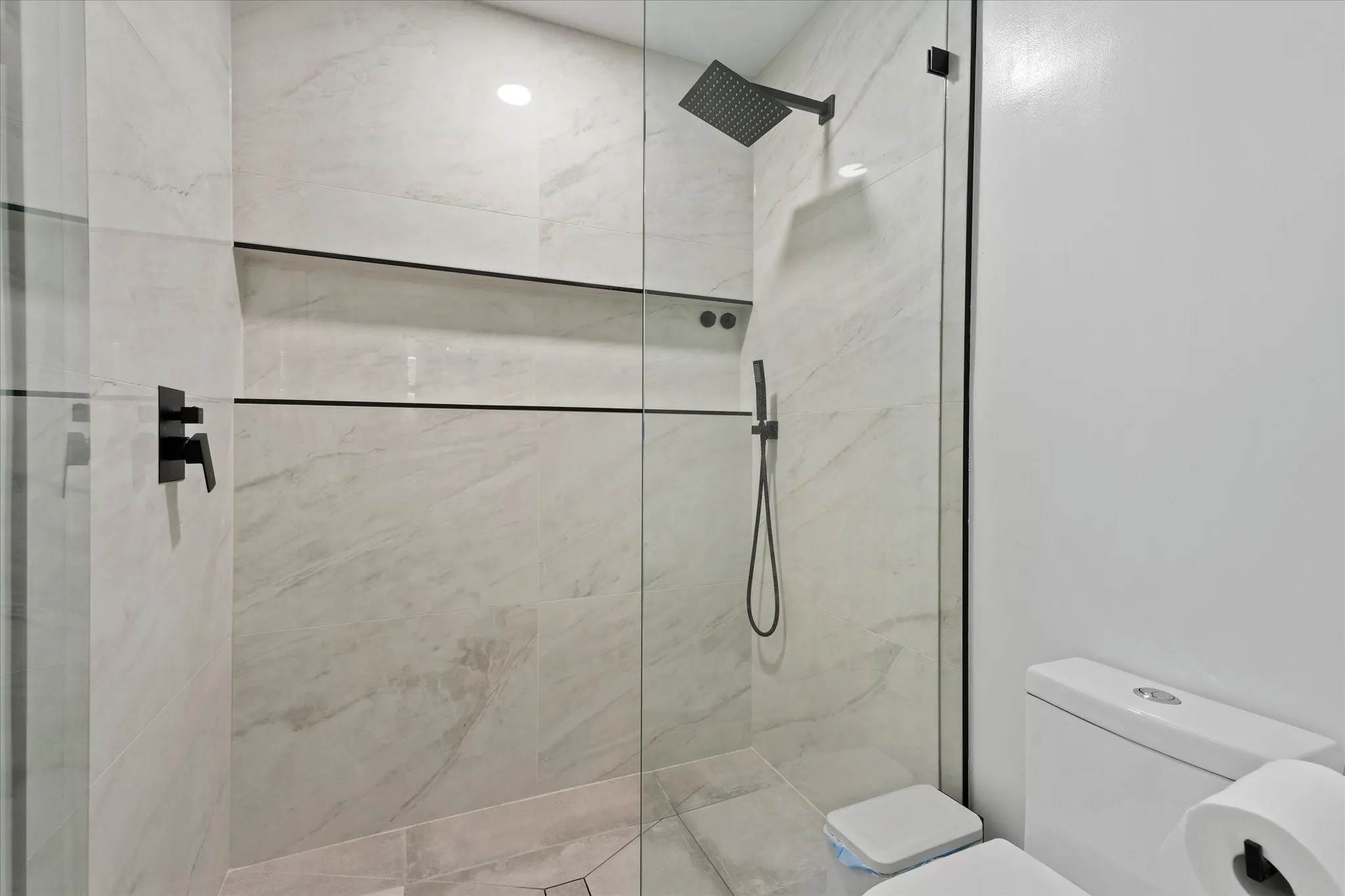 Single Family Residence For Rent in Tarrant County , 4609 Rockland Drive, Arlington, Texas 76016, 3 Bedroom, 2 Bathroom, 2 Garage spaces, 1,852 Sqft, built in 1979, mls#21419049, Real Estate Agent in Arlington, Homes For Rent in Tarrant county, Homes For Rent in Arlington, Realtor in Arlington Texas, Real Estate Brokerage Independent Realty Texas, Luminita Cordes Realtor