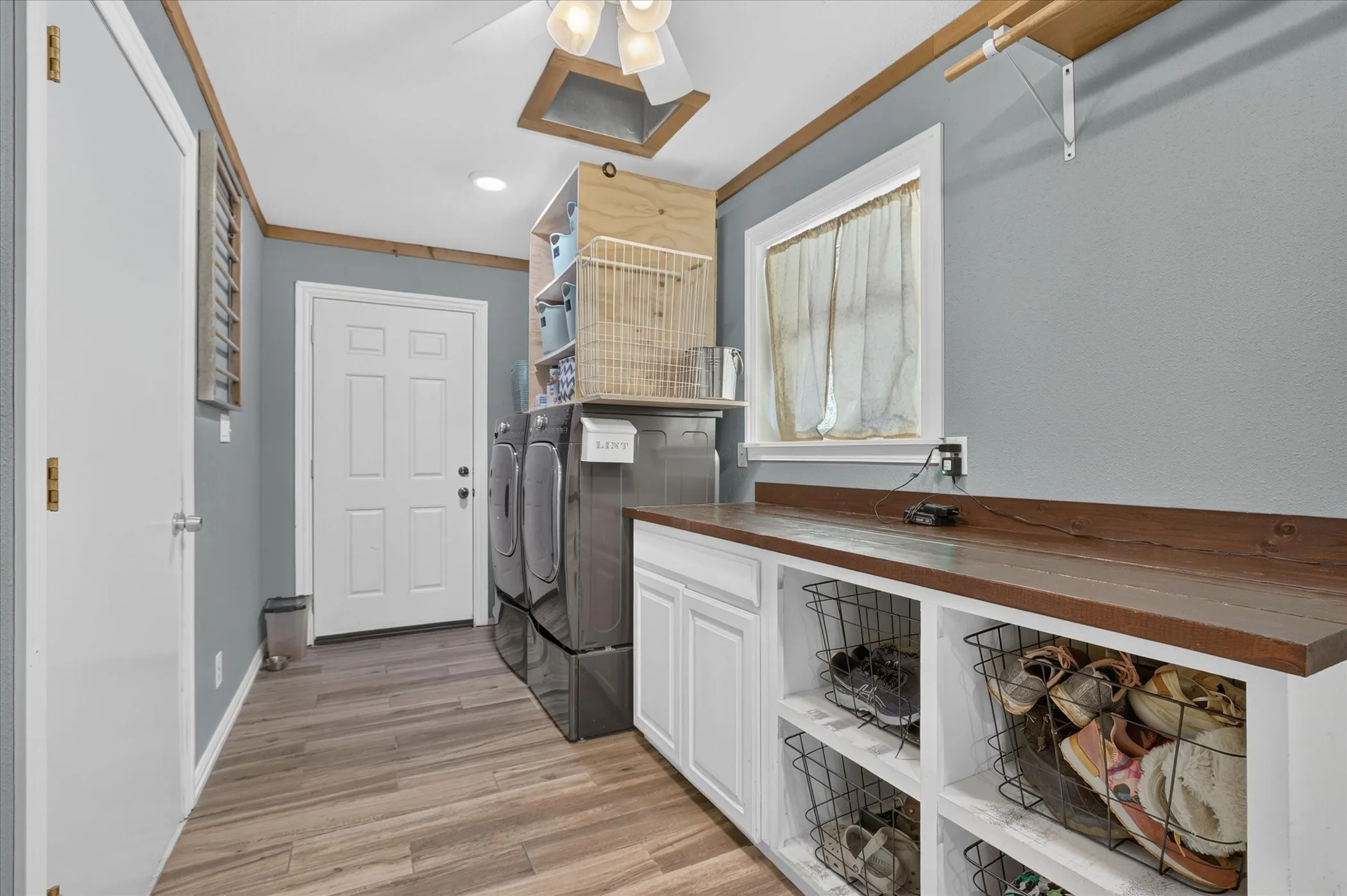 Single Family Residence For Sale in Hood County , 7600 Clearview Hills Court, Cresson, Texas 76035, 4 Bedroom, 3 Bathroom, Garage spaces, 2,781 Sqft, built in 2001, mls#21417528, Real Estate Agent in Cresson, Homes For Sale in Hood county, Homes For Sale in Cresson, Realtor in Cresson Texas, Real Estate Brokerage Independent Realty Texas, Luminita Cordes Realtor