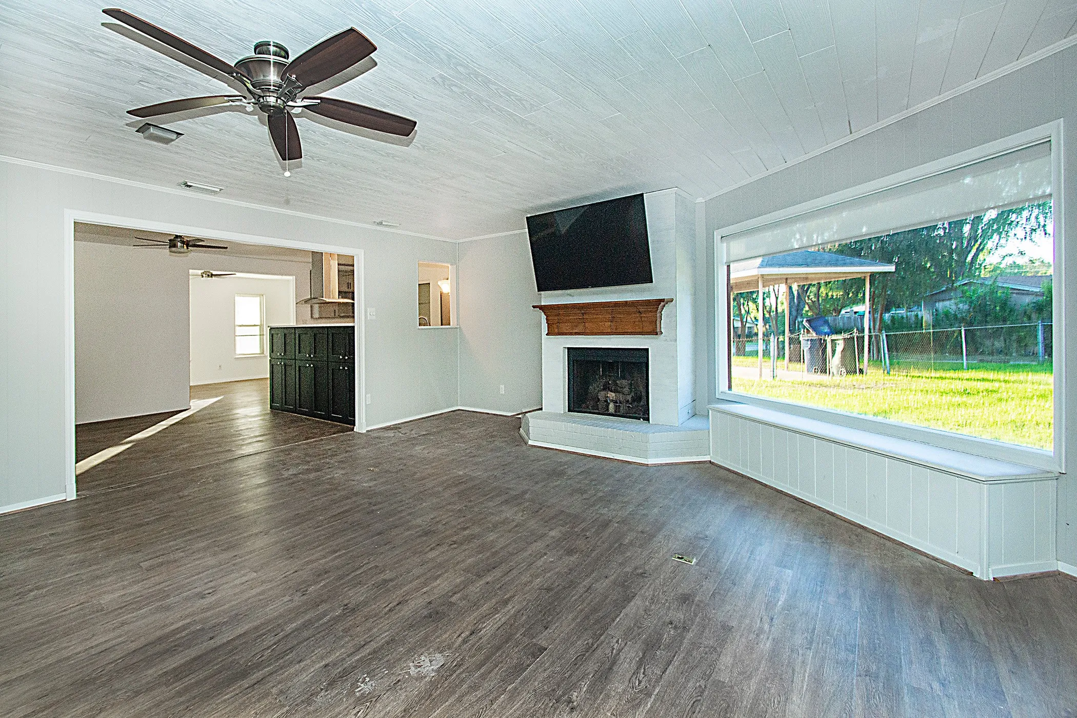 Single Family Residence For Sale in Dallas County , 2706 S 5Th Street, Garland, Texas 75041, 4 Bedroom, 2 Bathroom, 2 Garage spaces, 2,240 Sqft, built in 1957, mls#21415027, Real Estate Agent in Garland, Homes For Sale in Dallas county, Homes For Sale in Garland, Realtor in Garland Texas, Real Estate Brokerage Independent Realty Texas, Luminita Cordes Realtor