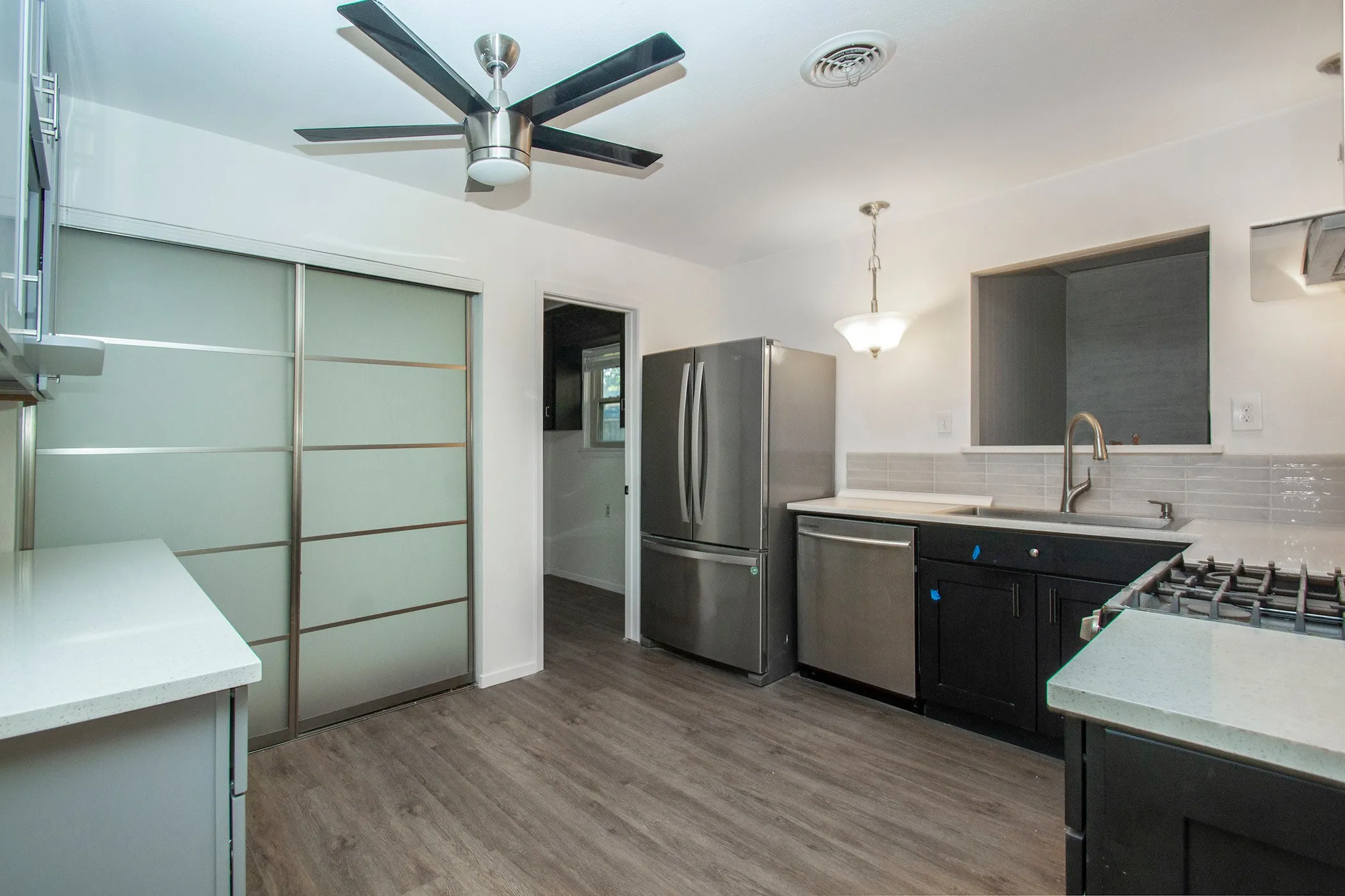 Single Family Residence For Sale in Dallas County , 2706 S 5Th Street, Garland, Texas 75041, 4 Bedroom, 2 Bathroom, 2 Garage spaces, 2,240 Sqft, built in 1957, mls#21415027, Real Estate Agent in Garland, Homes For Sale in Dallas county, Homes For Sale in Garland, Realtor in Garland Texas, Real Estate Brokerage Independent Realty Texas, Luminita Cordes Realtor