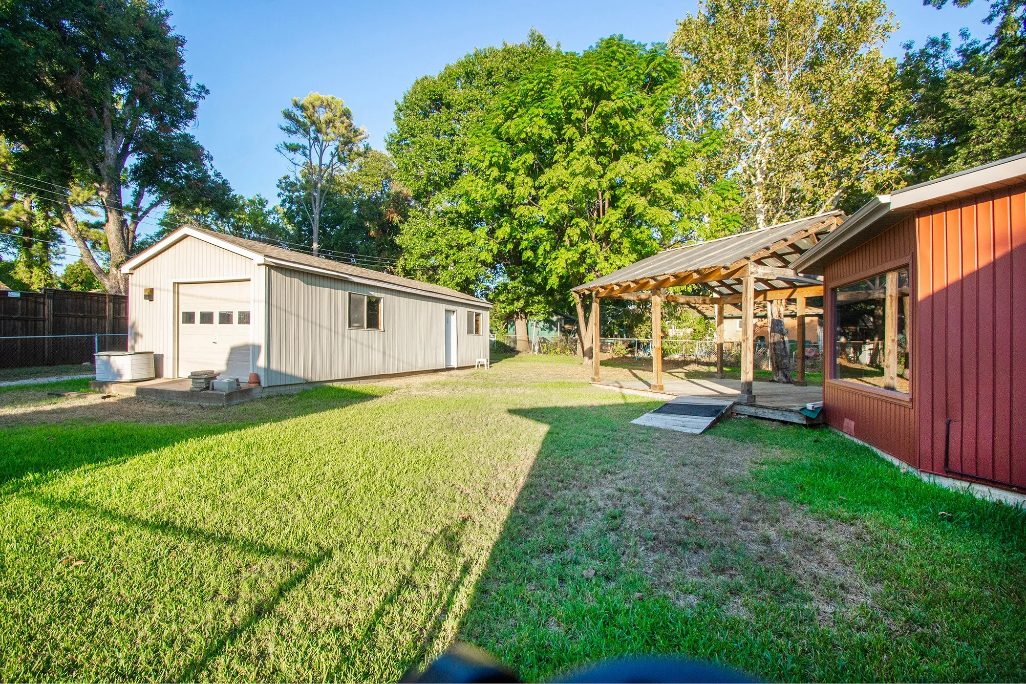 Single Family Residence For Sale in Dallas County , 2706 S 5Th Street, Garland, Texas 75041, 4 Bedroom, 2 Bathroom, 2 Garage spaces, 2,240 Sqft, built in 1957, mls#21415027, Real Estate Agent in Garland, Homes For Sale in Dallas county, Homes For Sale in Garland, Realtor in Garland Texas, Real Estate Brokerage Independent Realty Texas, Luminita Cordes Realtor