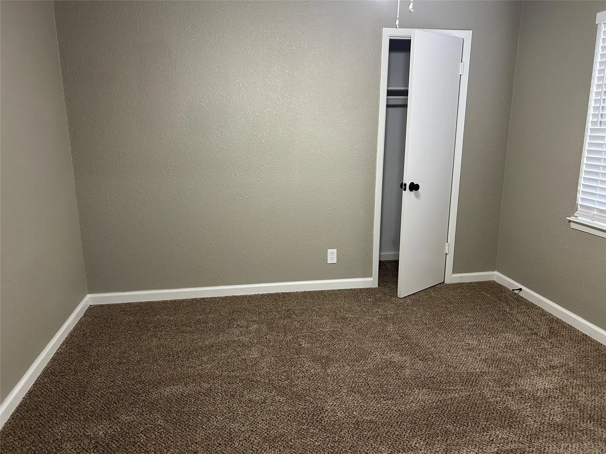 Single Family Residence For Rent in Dallas County , 220 N Bernice Drive, Garland, Texas 75042, 4 Bedroom, 2 Bathroom, Garage spaces, 1,950 Sqft, built in 1963, mls#21419074, Real Estate Agent in Garland, Homes For Rent in Dallas county, Homes For Rent in Garland, Realtor in Garland Texas, Real Estate Brokerage Independent Realty Texas, Luminita Cordes Realtor