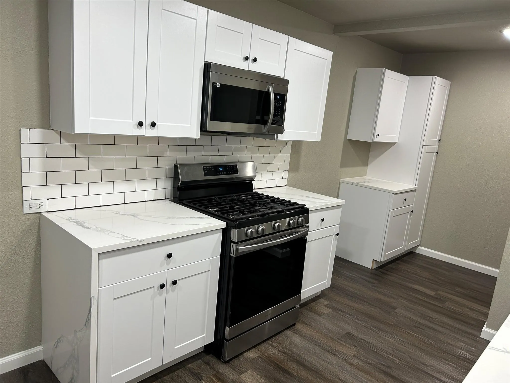 Single Family Residence For Rent in Dallas County , 220 N Bernice Drive, Garland, Texas 75042, 4 Bedroom, 2 Bathroom, Garage spaces, 1,950 Sqft, built in 1963, mls#21419074, Real Estate Agent in Garland, Homes For Rent in Dallas county, Homes For Rent in Garland, Realtor in Garland Texas, Real Estate Brokerage Independent Realty Texas, Luminita Cordes Realtor