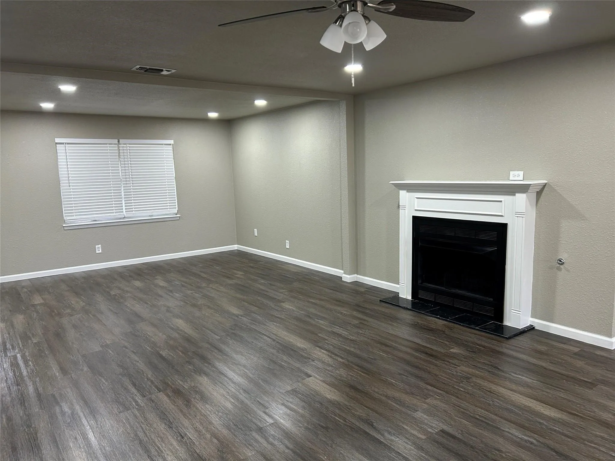 Single Family Residence For Rent in Dallas County , 220 N Bernice Drive, Garland, Texas 75042, 4 Bedroom, 2 Bathroom, Garage spaces, 1,950 Sqft, built in 1963, mls#21419074, Real Estate Agent in Garland, Homes For Rent in Dallas county, Homes For Rent in Garland, Realtor in Garland Texas, Real Estate Brokerage Independent Realty Texas, Luminita Cordes Realtor