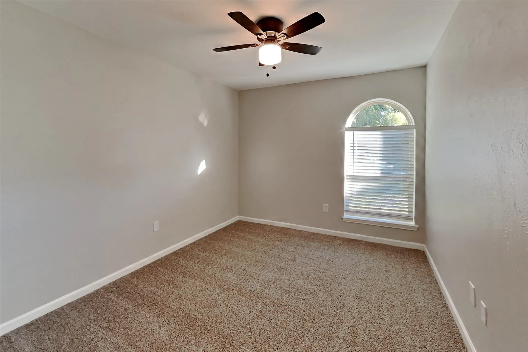 Single Family Residence For Rent in Tarrant County , 4301 Middlebrook Drive, Arlington, Texas 76016, 3 Bedroom, 2 Bathroom, 2 Garage spaces, 1,394 Sqft, built in 1982, mls#21419073, Real Estate Agent in Arlington, Homes For Rent in Tarrant county, Homes For Rent in Arlington, Realtor in Arlington Texas, Real Estate Brokerage Independent Realty Texas, Luminita Cordes Realtor