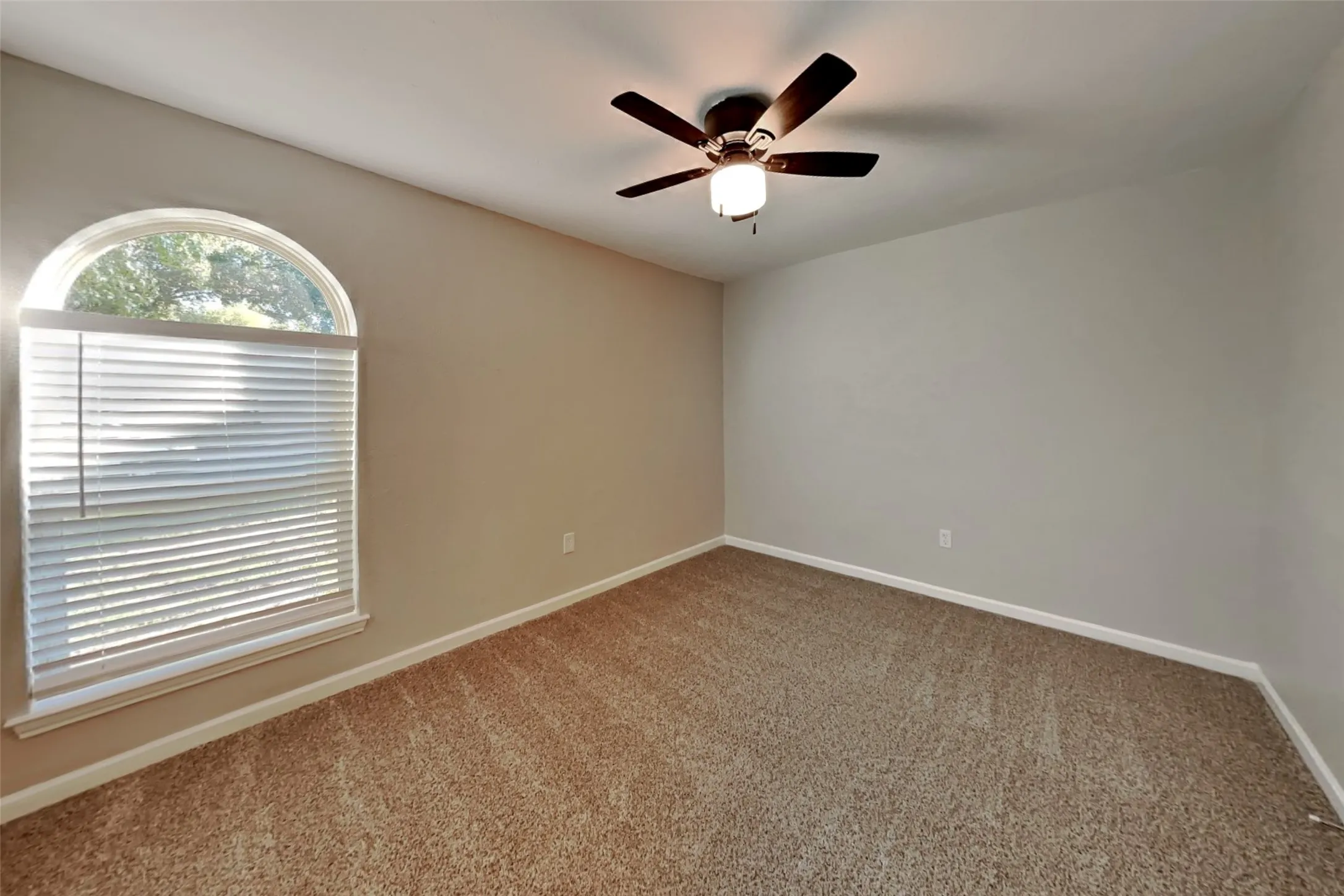 Single Family Residence For Rent in Tarrant County , 4301 Middlebrook Drive, Arlington, Texas 76016, 3 Bedroom, 2 Bathroom, 2 Garage spaces, 1,394 Sqft, built in 1982, mls#21419073, Real Estate Agent in Arlington, Homes For Rent in Tarrant county, Homes For Rent in Arlington, Realtor in Arlington Texas, Real Estate Brokerage Independent Realty Texas, Luminita Cordes Realtor