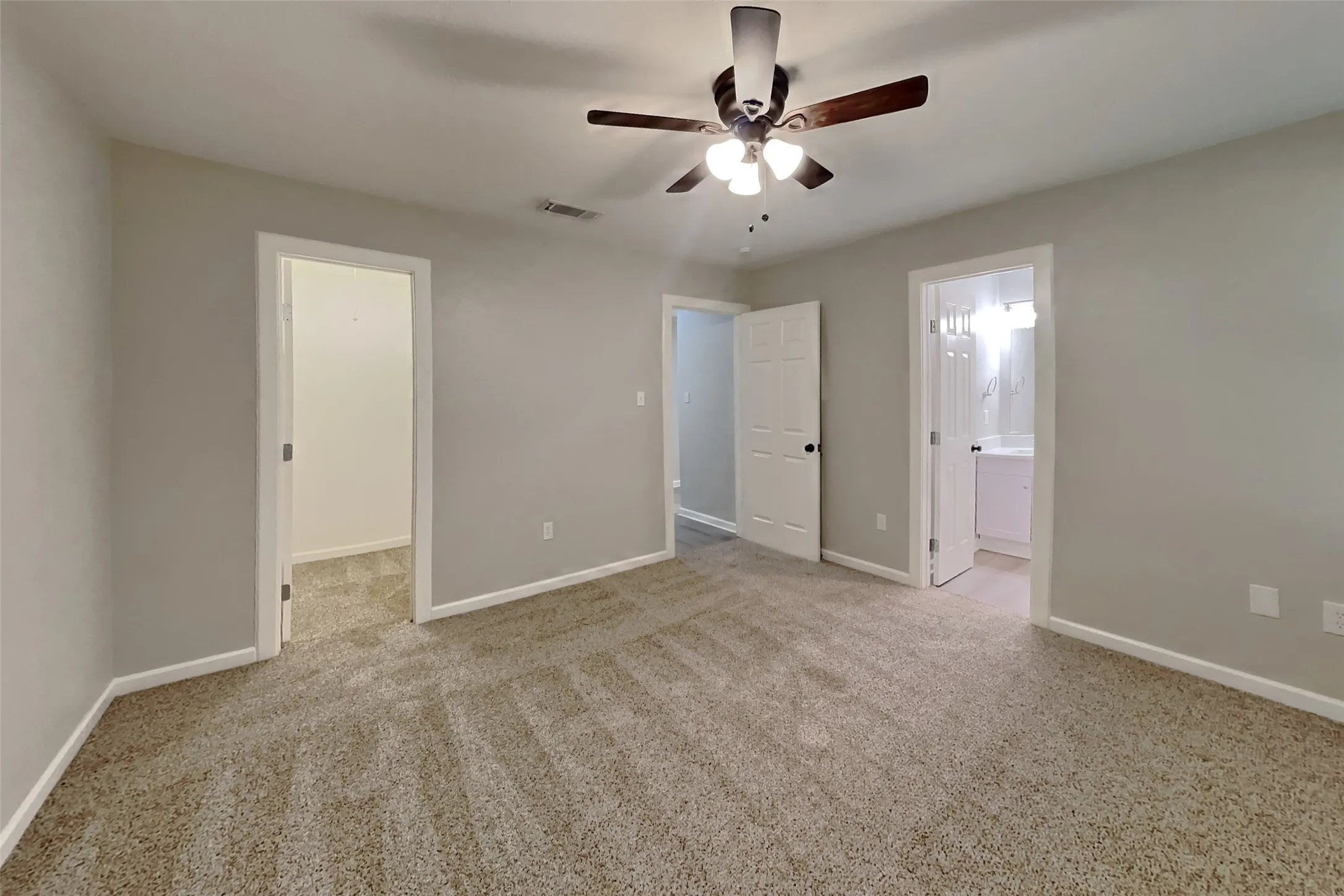 Single Family Residence For Rent in Tarrant County , 4301 Middlebrook Drive, Arlington, Texas 76016, 3 Bedroom, 2 Bathroom, 2 Garage spaces, 1,394 Sqft, built in 1982, mls#21419073, Real Estate Agent in Arlington, Homes For Rent in Tarrant county, Homes For Rent in Arlington, Realtor in Arlington Texas, Real Estate Brokerage Independent Realty Texas, Luminita Cordes Realtor