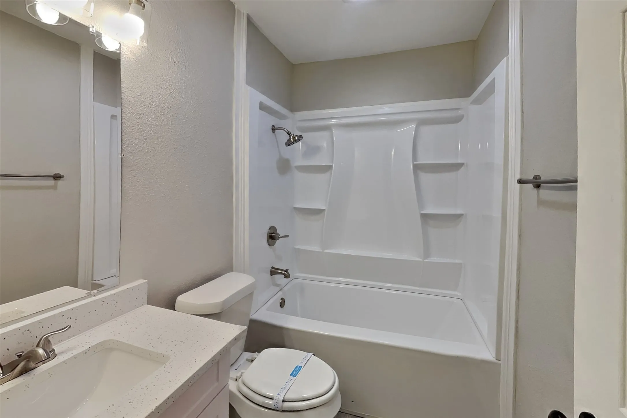 Single Family Residence For Rent in Tarrant County , 4301 Middlebrook Drive, Arlington, Texas 76016, 3 Bedroom, 2 Bathroom, 2 Garage spaces, 1,394 Sqft, built in 1982, mls#21419073, Real Estate Agent in Arlington, Homes For Rent in Tarrant county, Homes For Rent in Arlington, Realtor in Arlington Texas, Real Estate Brokerage Independent Realty Texas, Luminita Cordes Realtor