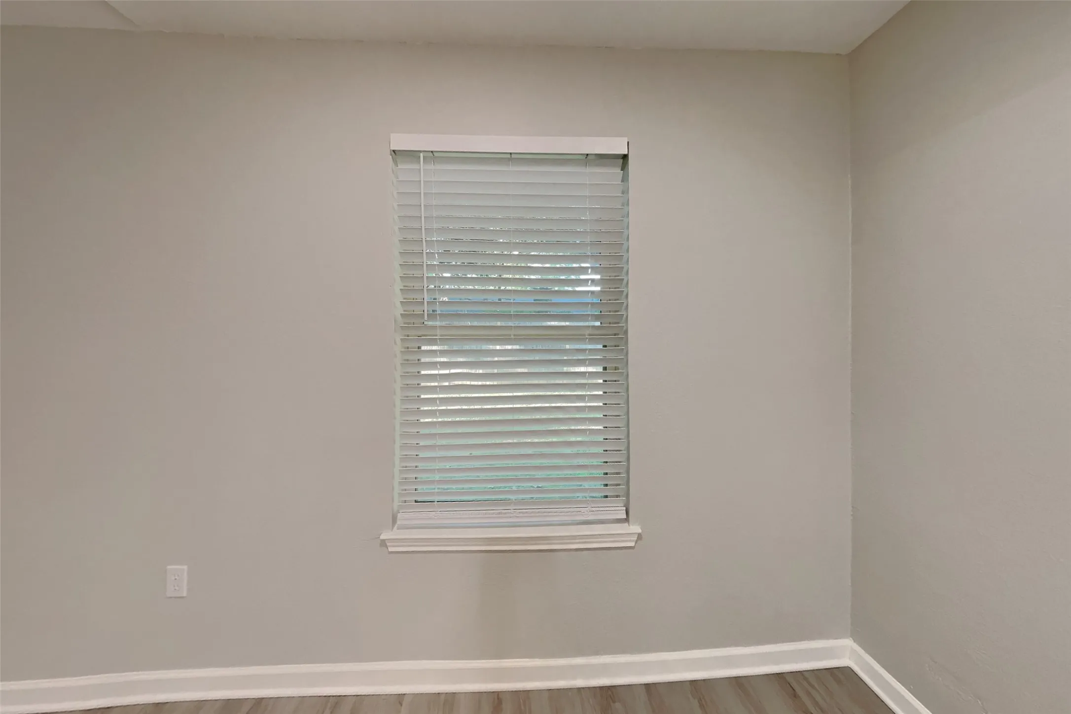 Single Family Residence For Rent in Tarrant County , 4301 Middlebrook Drive, Arlington, Texas 76016, 3 Bedroom, 2 Bathroom, 2 Garage spaces, 1,394 Sqft, built in 1982, mls#21419073, Real Estate Agent in Arlington, Homes For Rent in Tarrant county, Homes For Rent in Arlington, Realtor in Arlington Texas, Real Estate Brokerage Independent Realty Texas, Luminita Cordes Realtor