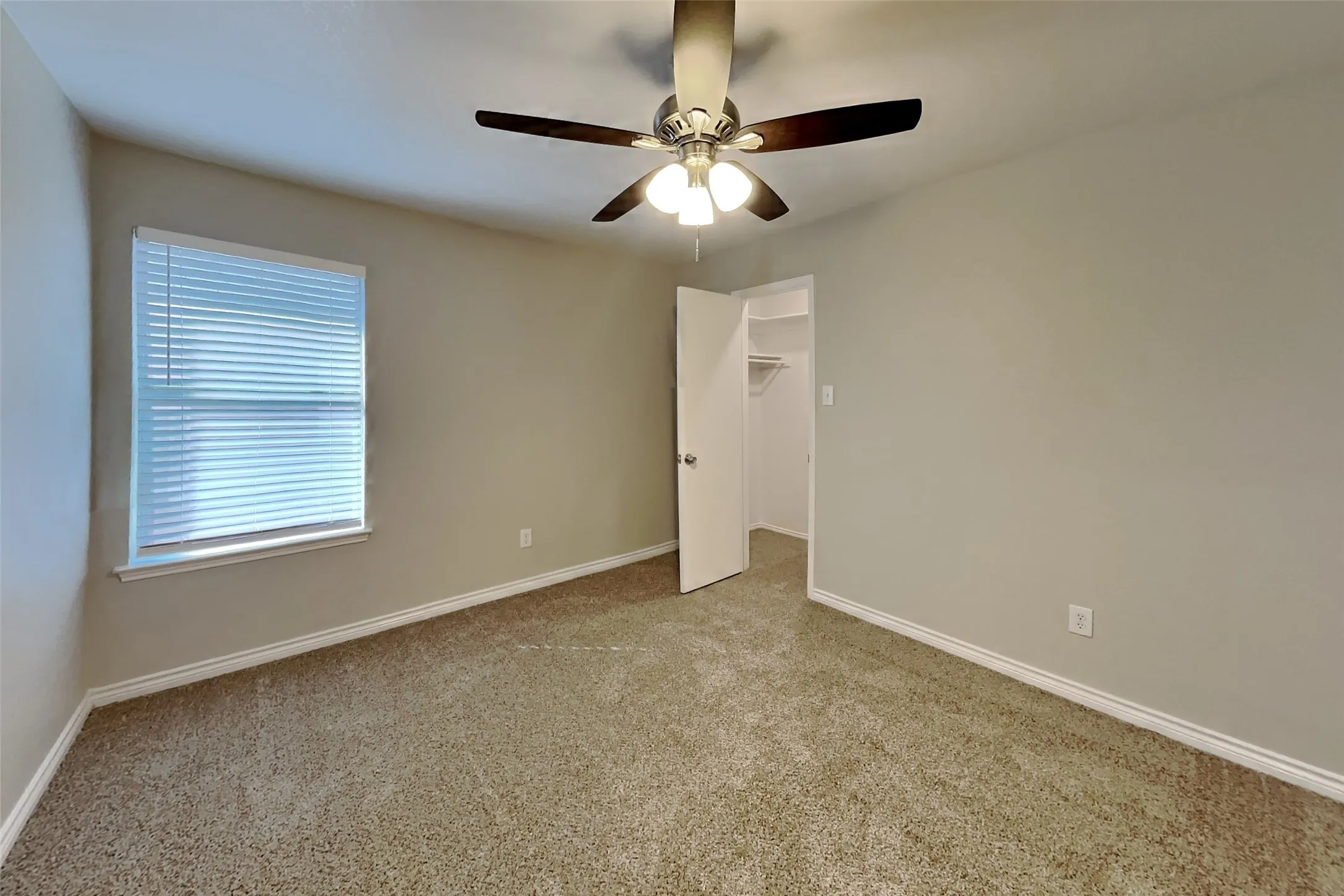 Single Family Residence For Rent in Tarrant County , 7010 Spoonbill Court, Arlington, Texas 76002, 3 Bedroom, 2 Bathroom, 2 Garage spaces, 2,030 Sqft, built in 2001, mls#21419081, Real Estate Agent in Arlington, Homes For Rent in Tarrant county, Homes For Rent in Arlington, Realtor in Arlington Texas, Real Estate Brokerage Independent Realty Texas, Luminita Cordes Realtor