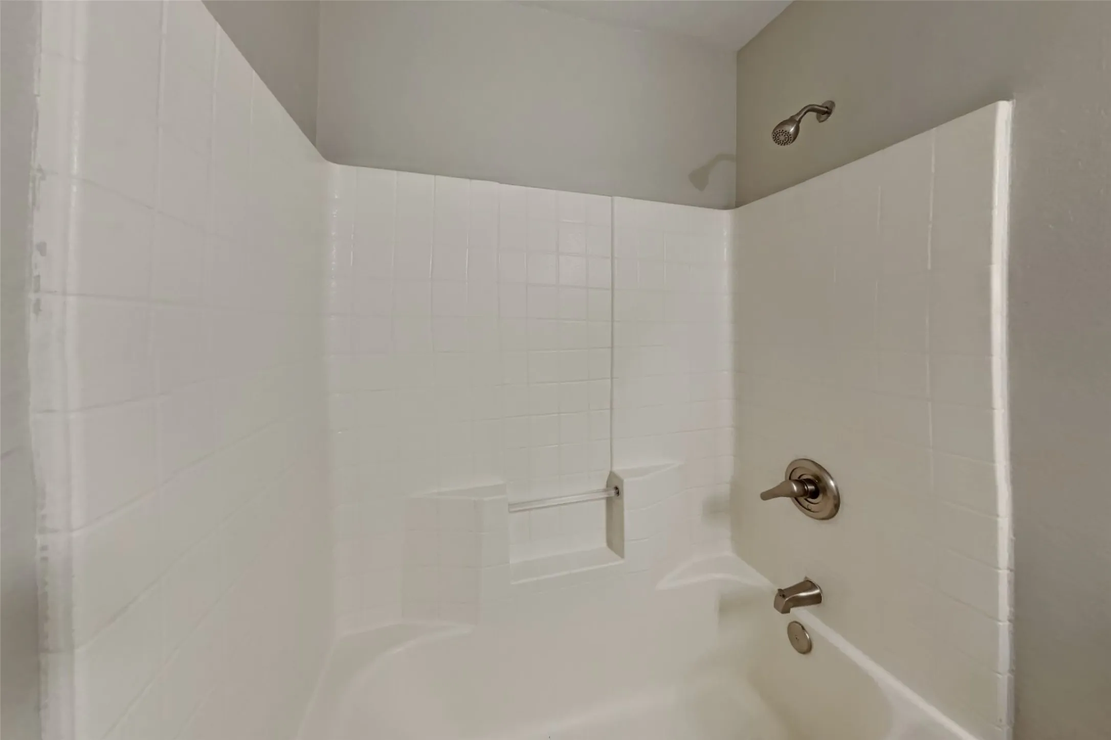 Single Family Residence For Rent in Tarrant County , 7010 Spoonbill Court, Arlington, Texas 76002, 3 Bedroom, 2 Bathroom, 2 Garage spaces, 2,030 Sqft, built in 2001, mls#21419081, Real Estate Agent in Arlington, Homes For Rent in Tarrant county, Homes For Rent in Arlington, Realtor in Arlington Texas, Real Estate Brokerage Independent Realty Texas, Luminita Cordes Realtor