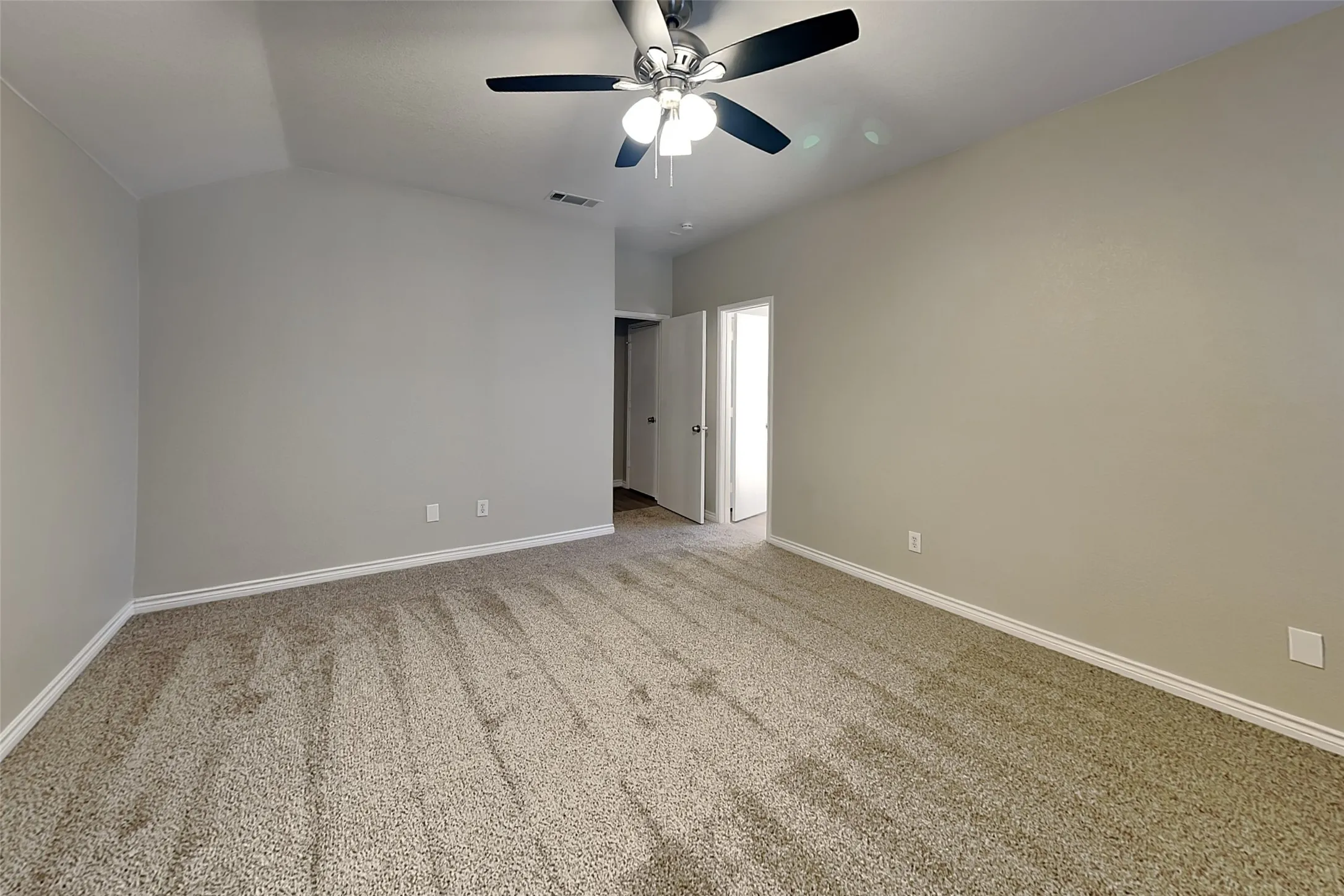 Single Family Residence For Rent in Tarrant County , 7010 Spoonbill Court, Arlington, Texas 76002, 3 Bedroom, 2 Bathroom, 2 Garage spaces, 2,030 Sqft, built in 2001, mls#21419081, Real Estate Agent in Arlington, Homes For Rent in Tarrant county, Homes For Rent in Arlington, Realtor in Arlington Texas, Real Estate Brokerage Independent Realty Texas, Luminita Cordes Realtor