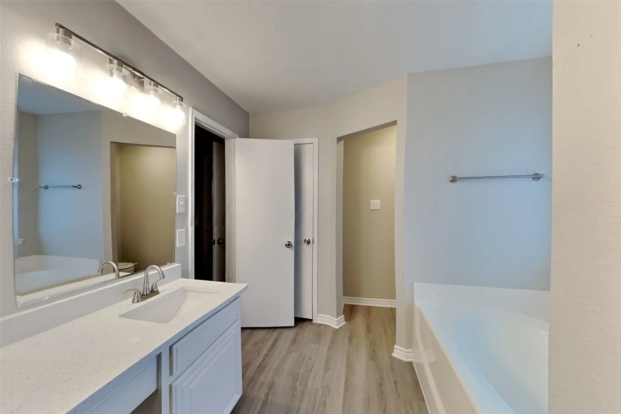 Single Family Residence For Rent in Tarrant County , 7010 Spoonbill Court, Arlington, Texas 76002, 3 Bedroom, 2 Bathroom, 2 Garage spaces, 2,030 Sqft, built in 2001, mls#21419081, Real Estate Agent in Arlington, Homes For Rent in Tarrant county, Homes For Rent in Arlington, Realtor in Arlington Texas, Real Estate Brokerage Independent Realty Texas, Luminita Cordes Realtor