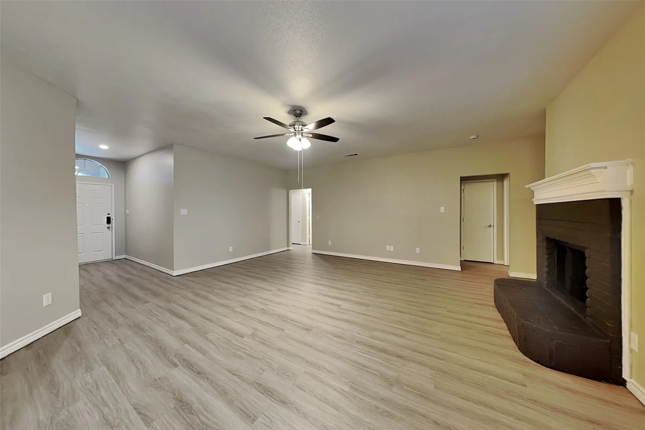 Single Family Residence For Rent in Tarrant County , 7010 Spoonbill Court, Arlington, Texas 76002, 3 Bedroom, 2 Bathroom, 2 Garage spaces, 2,030 Sqft, built in 2001, mls#21419081, Real Estate Agent in Arlington, Homes For Rent in Tarrant county, Homes For Rent in Arlington, Realtor in Arlington Texas, Real Estate Brokerage Independent Realty Texas, Luminita Cordes Realtor