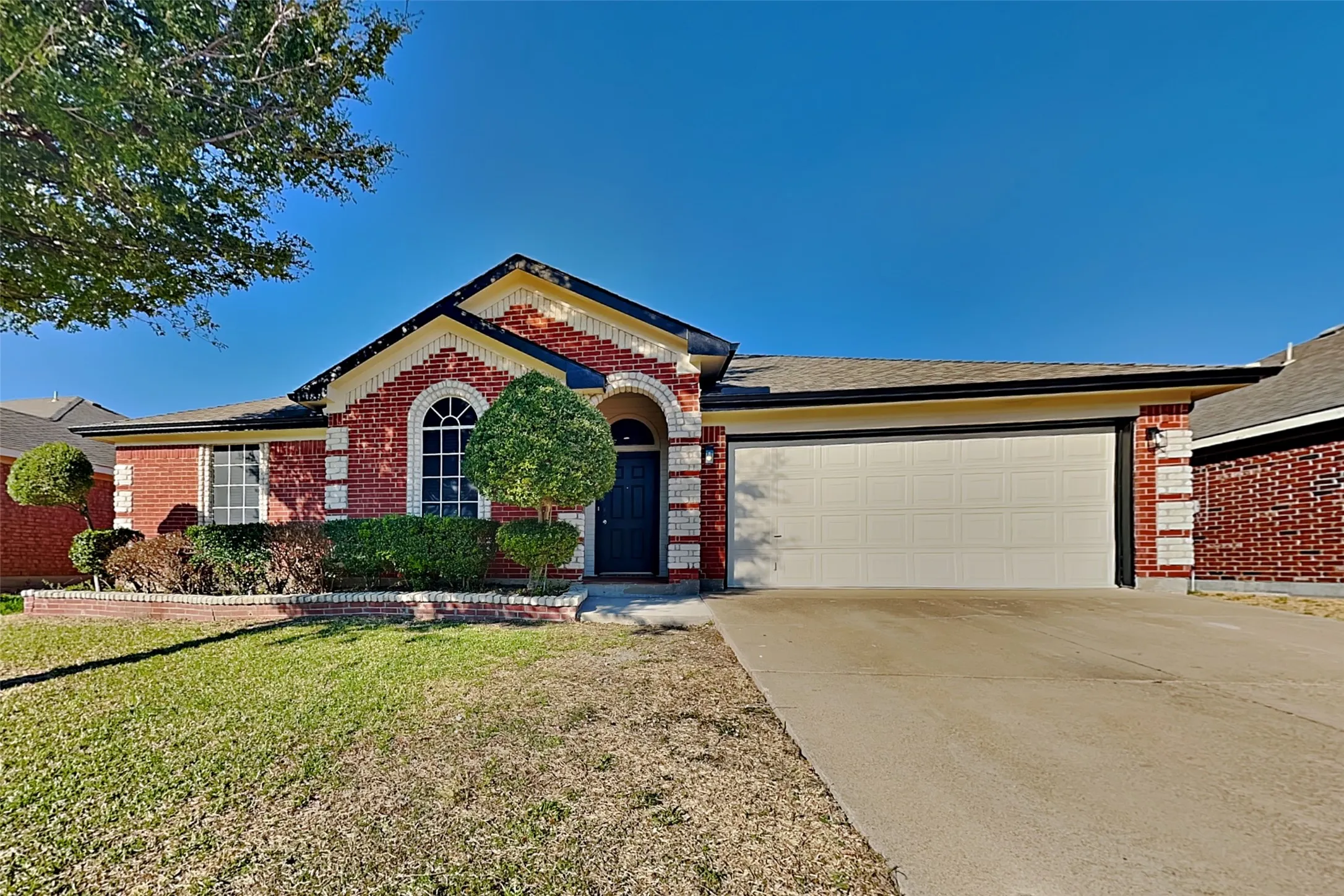 Single Family Residence For Rent in Tarrant County , 7010 Spoonbill Court, Arlington, Texas 76002, 3 Bedroom, 2 Bathroom, 2 Garage spaces, 2,030 Sqft, built in 2001, mls#21419081, Real Estate Agent in Arlington, Homes For Rent in Tarrant county, Homes For Rent in Arlington, Realtor in Arlington Texas, Real Estate Brokerage Independent Realty Texas, Luminita Cordes Realtor