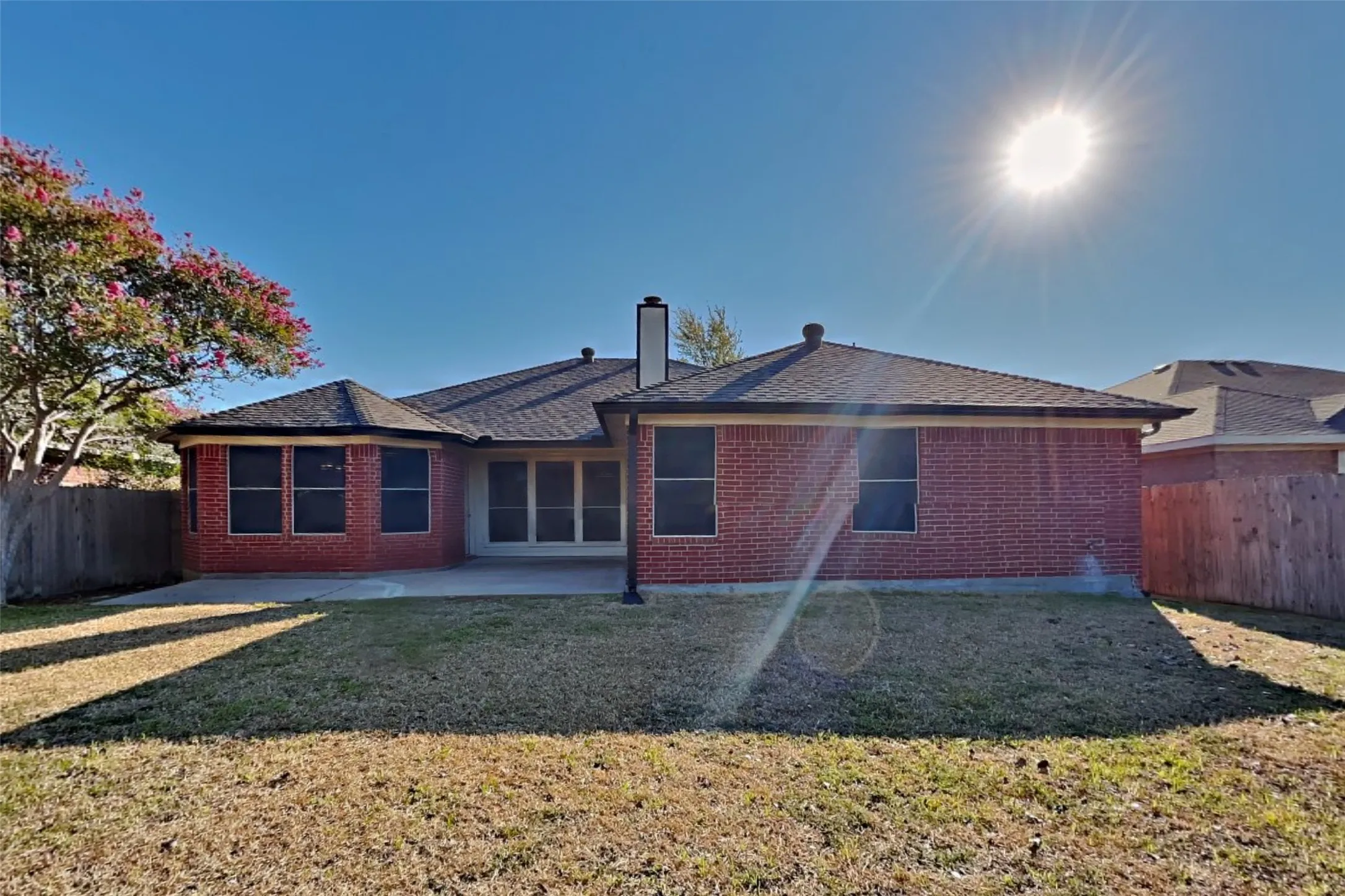 Single Family Residence For Rent in Tarrant County , 7010 Spoonbill Court, Arlington, Texas 76002, 3 Bedroom, 2 Bathroom, 2 Garage spaces, 2,030 Sqft, built in 2001, mls#21419081, Real Estate Agent in Arlington, Homes For Rent in Tarrant county, Homes For Rent in Arlington, Realtor in Arlington Texas, Real Estate Brokerage Independent Realty Texas, Luminita Cordes Realtor