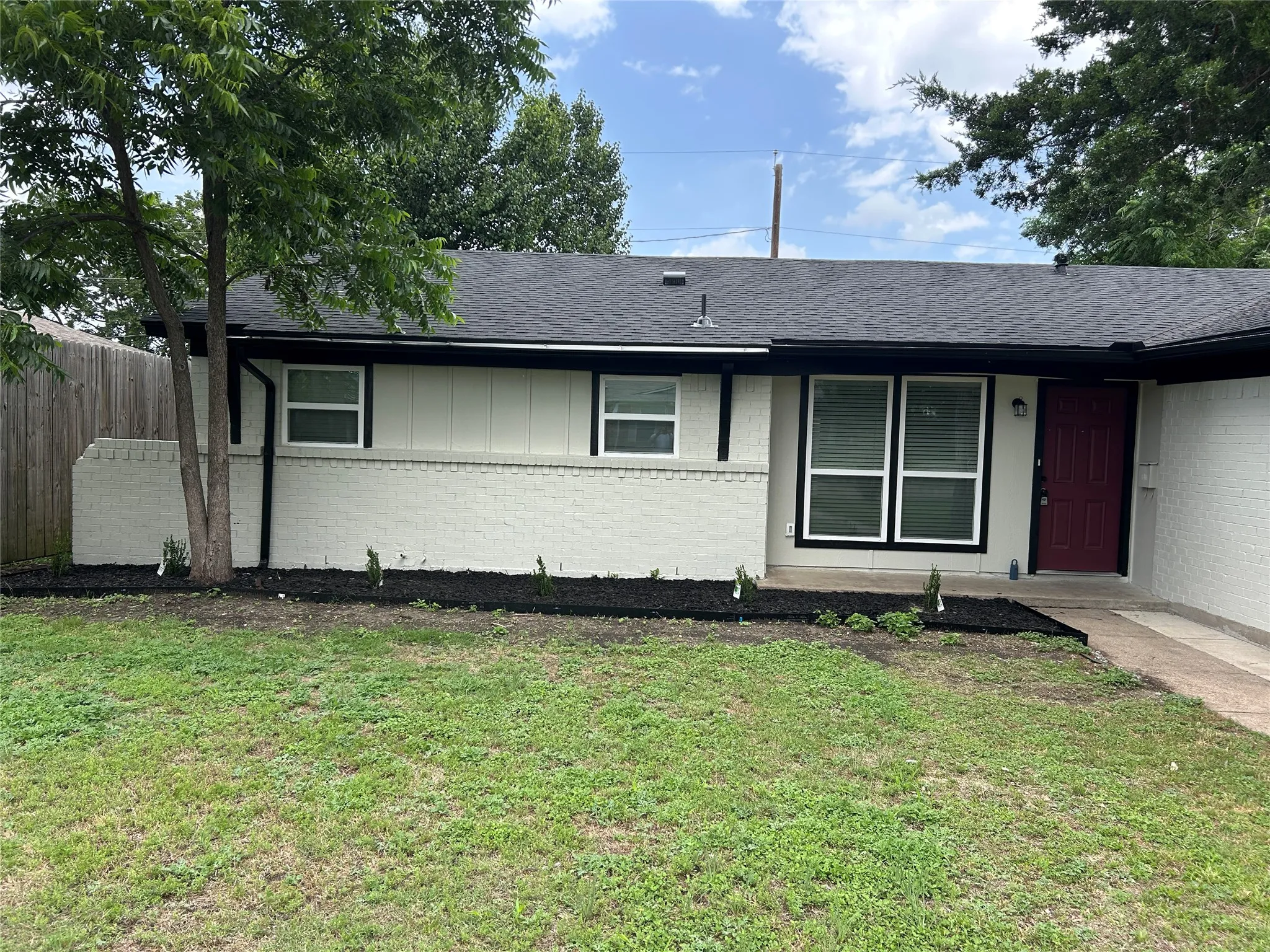 Single Family Residence For Rent in Dallas County , 3837 Burning Tree Lane, Garland, Texas 75042, 3 Bedroom, 2 Bathroom, 1 Garage spaces, 1,372 Sqft, built in 1968, mls#21419083, Real Estate Agent in Garland, Homes For Rent in Dallas county, Homes For Rent in Garland, Realtor in Garland Texas, Real Estate Brokerage Independent Realty Texas, Luminita Cordes Realtor