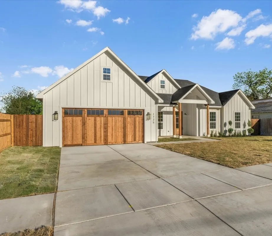 Single Family Residence For Sale in Tarrant County , 1725 Langston Street, Fort Worth, Texas 76105, 4 Bedroom, 2 Bathroom, 2 Garage spaces, 1,909 Sqft, built in 2026, mls#21419084, Real Estate Agent in Fort Worth, Homes For Sale in Tarrant county, Homes For Sale in Fort Worth, Realtor in Fort Worth Texas, Real Estate Brokerage Independent Realty Texas, Luminita Cordes Realtor