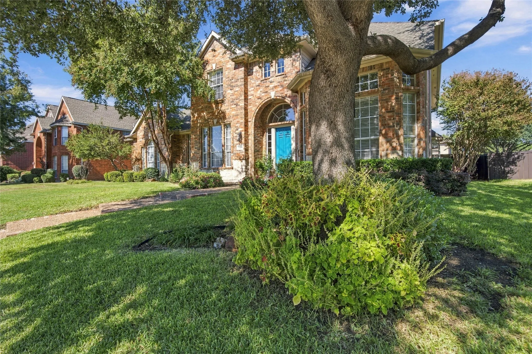 Single Family Residence For Sale in Denton County , 1428 Brookside Drive, Carrollton, Texas 75007, 5 Bedroom, 4 Bathroom, 3 Garage spaces, 4,080 Sqft, built in 1998, mls#21416437, Real Estate Agent in Carrollton, Homes For Sale in Denton county, Homes For Sale in Carrollton, Realtor in Carrollton Texas, Real Estate Brokerage Independent Realty Texas, Luminita Cordes Realtor