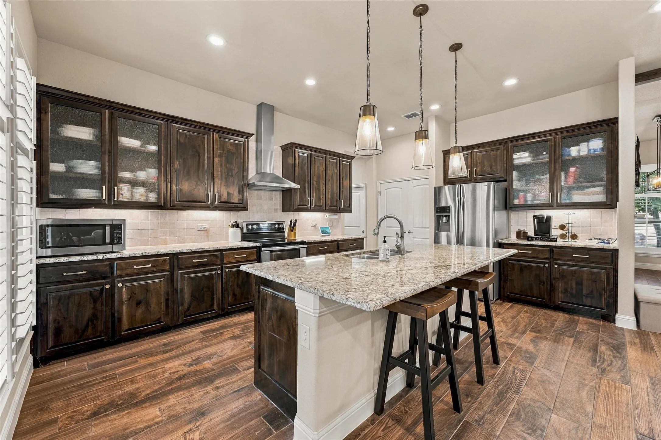 Single Family Residence For Sale in Tarrant County , 428 Lake Terrace Drive, Azle, Texas 76020, 3 Bedroom, 2 Bathroom, 2 Garage spaces, 2,069 Sqft, built in 2018, mls#21419020, Real Estate Agent in Azle, Homes For Sale in Tarrant county, Homes For Sale in Azle, Realtor in Azle Texas, Real Estate Brokerage Independent Realty Texas, Luminita Cordes Realtor