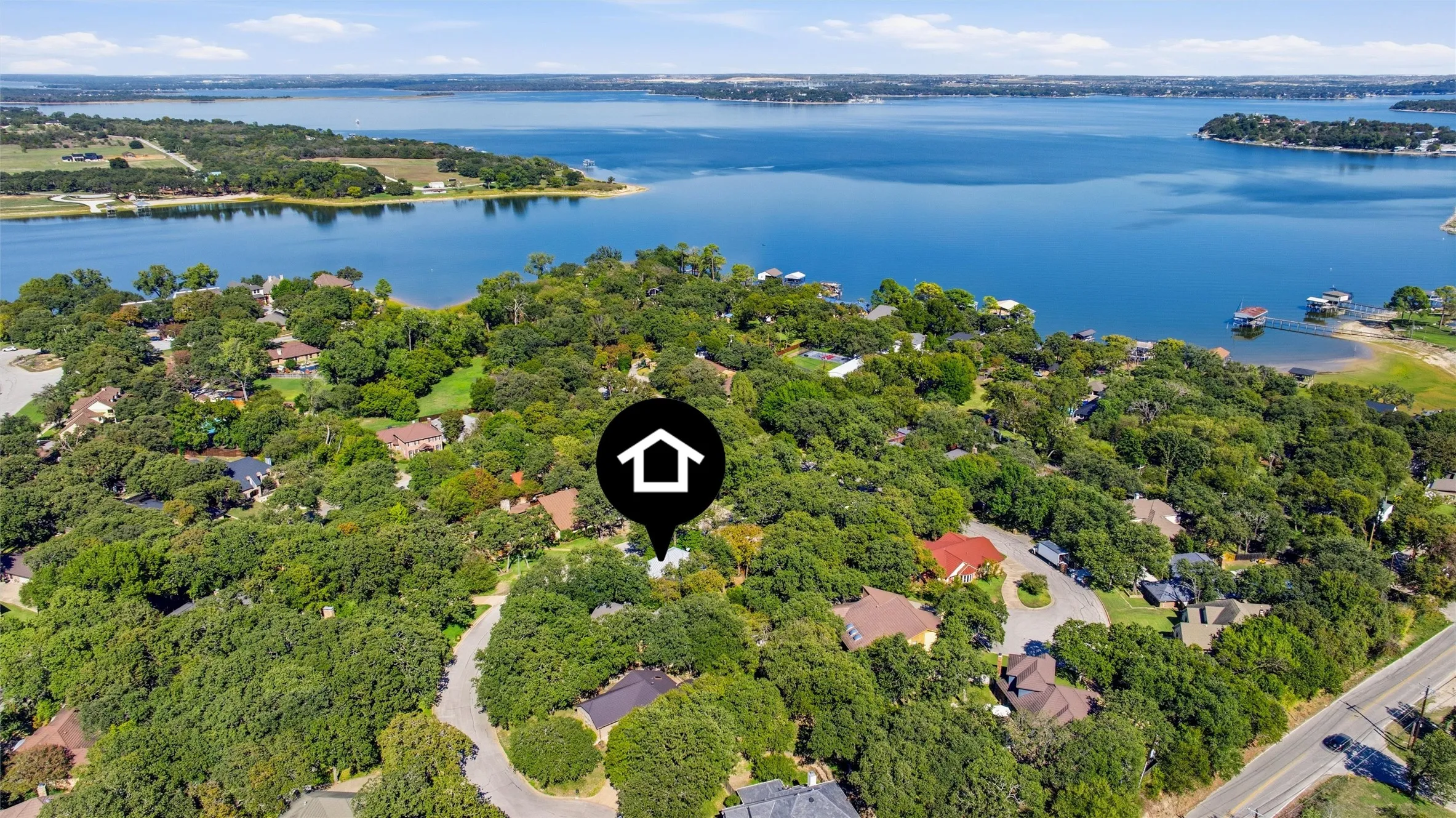 Single Family Residence For Sale in Tarrant County , 428 Lake Terrace Drive, Azle, Texas 76020, 3 Bedroom, 2 Bathroom, 2 Garage spaces, 2,069 Sqft, built in 2018, mls#21419020, Real Estate Agent in Azle, Homes For Sale in Tarrant county, Homes For Sale in Azle, Realtor in Azle Texas, Real Estate Brokerage Independent Realty Texas, Luminita Cordes Realtor
