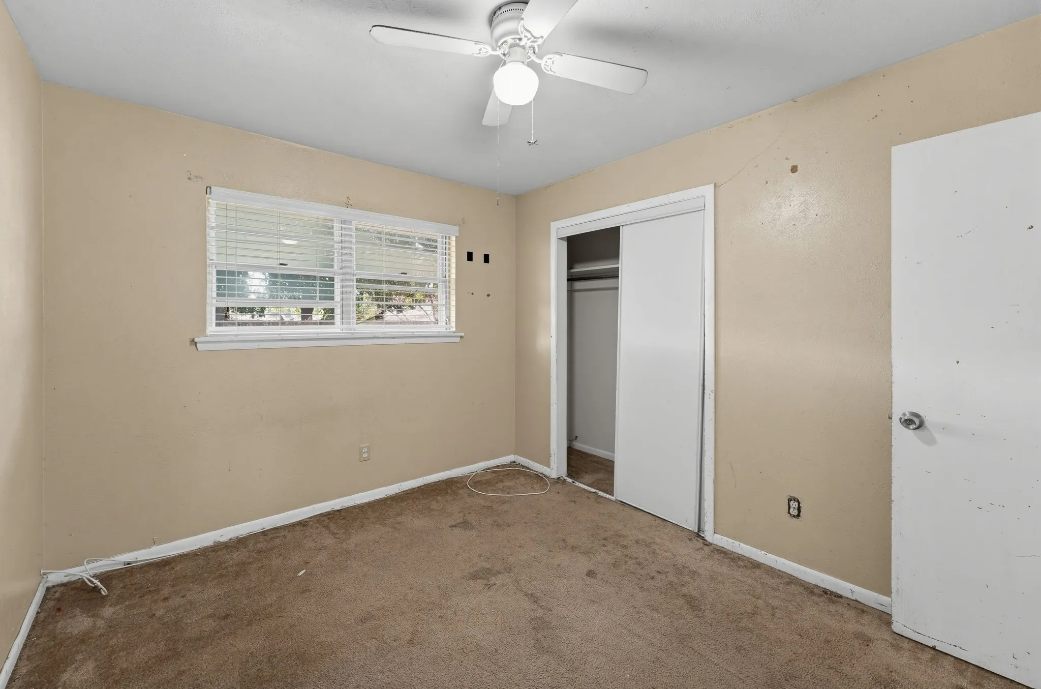 Single Family Residence For Sale in Dallas County , 2910 Grove Street, Irving, Texas 75060, 3 Bedroom, 2 Bathroom, Garage spaces, 1,368 Sqft, built in 1960, mls#21419167, Real Estate Agent in Irving, Homes For Sale in Dallas county, Homes For Sale in Irving, Realtor in Irving Texas, Real Estate Brokerage Independent Realty Texas, Luminita Cordes Realtor