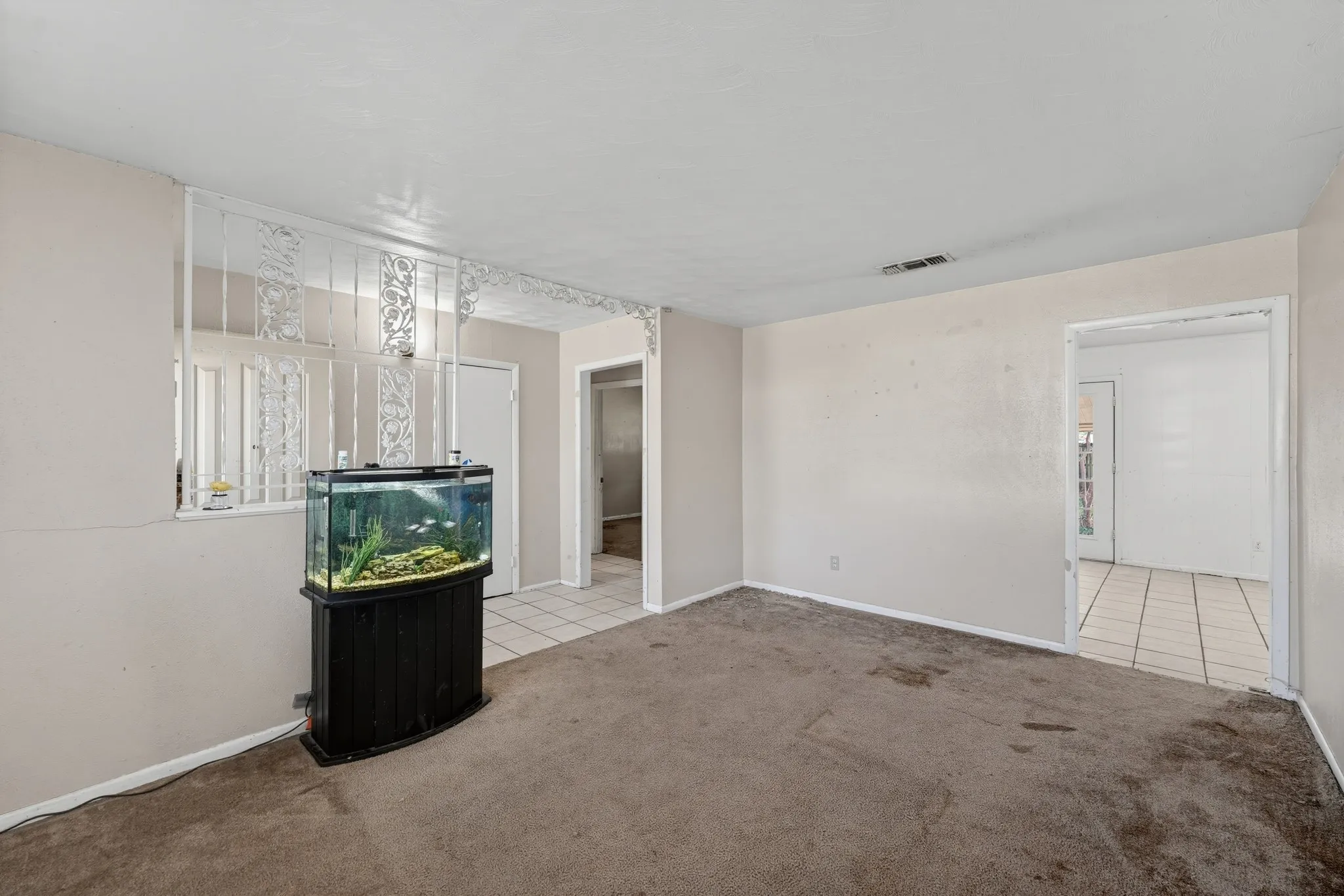 Single Family Residence For Sale in Dallas County , 2910 Grove Street, Irving, Texas 75060, 3 Bedroom, 2 Bathroom, Garage spaces, 1,368 Sqft, built in 1960, mls#21419167, Real Estate Agent in Irving, Homes For Sale in Dallas county, Homes For Sale in Irving, Realtor in Irving Texas, Real Estate Brokerage Independent Realty Texas, Luminita Cordes Realtor