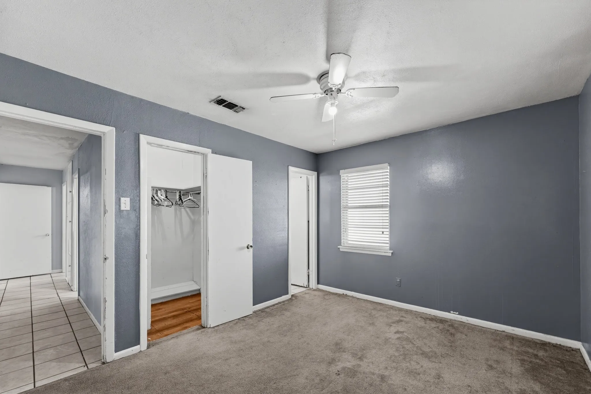 Single Family Residence For Sale in Dallas County , 2910 Grove Street, Irving, Texas 75060, 3 Bedroom, 2 Bathroom, Garage spaces, 1,368 Sqft, built in 1960, mls#21419167, Real Estate Agent in Irving, Homes For Sale in Dallas county, Homes For Sale in Irving, Realtor in Irving Texas, Real Estate Brokerage Independent Realty Texas, Luminita Cordes Realtor