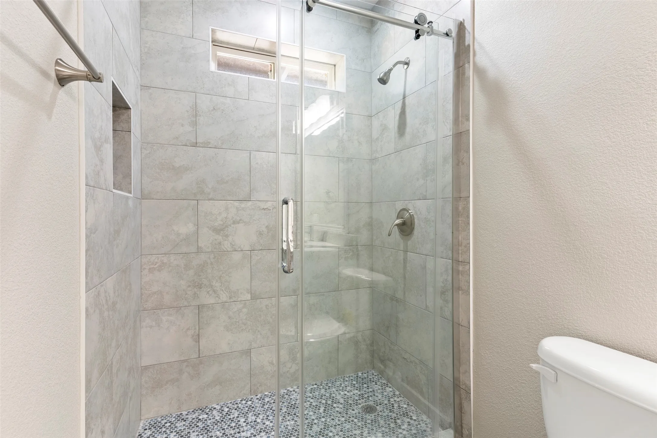 Single Family Residence For Rent in Dallas County , 604 S Fitzhugh Avenue, Dallas, Texas 75223, 4 Bedroom, 3 Bathroom, Garage spaces, 1,867 Sqft, built in 1925, mls#21418491, Real Estate Agent in Dallas, Homes For Rent in Dallas county, Homes For Rent in Dallas, Realtor in Dallas Texas, Real Estate Brokerage Independent Realty Texas, Luminita Cordes Realtor