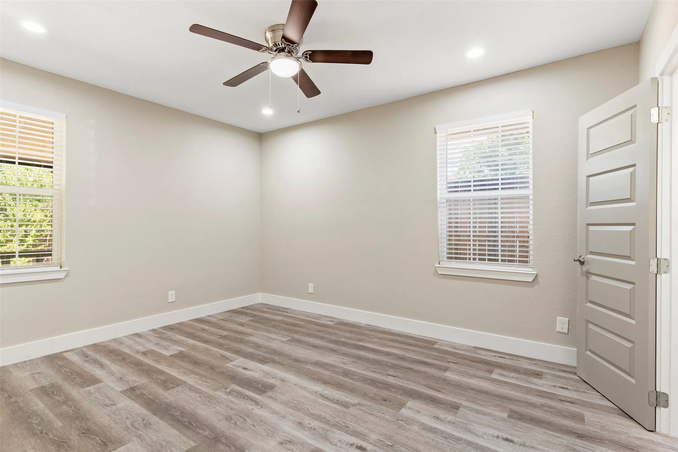 Single Family Residence For Rent in Dallas County , 604 S Fitzhugh Avenue, Dallas, Texas 75223, 4 Bedroom, 3 Bathroom, Garage spaces, 1,867 Sqft, built in 1925, mls#21418491, Real Estate Agent in Dallas, Homes For Rent in Dallas county, Homes For Rent in Dallas, Realtor in Dallas Texas, Real Estate Brokerage Independent Realty Texas, Luminita Cordes Realtor