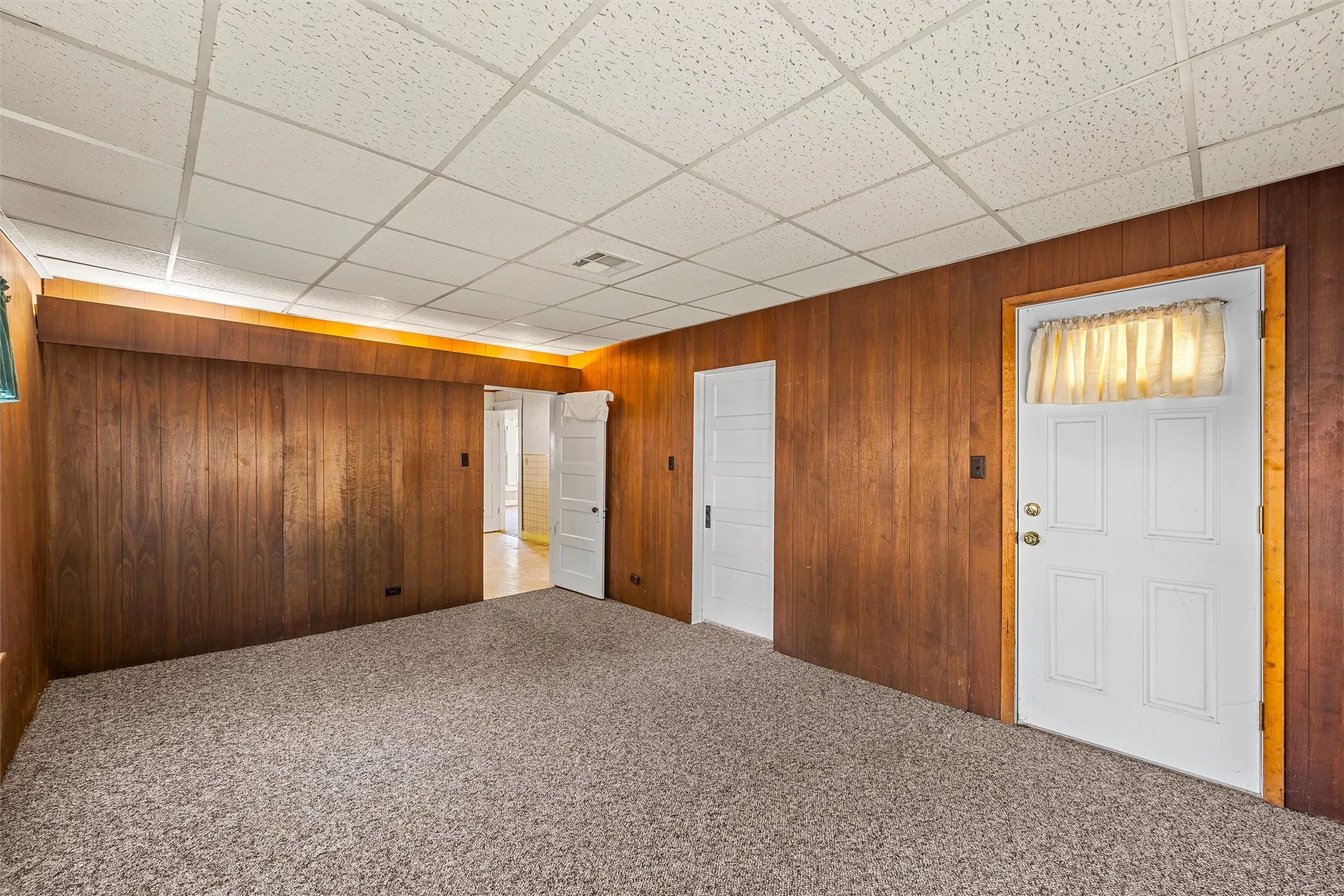 Single Family Residence For Sale in Mc Lennan County , 302 W Elm Street, West, Texas 76691, 2 Bedroom, 1 Bathroom, 1 Garage spaces, 1,552 Sqft, built in 1925, mls#21419173, Real Estate Agent in West, Homes For Sale in Mc Lennan county, Homes For Sale in West, Realtor in West Texas, Real Estate Brokerage Independent Realty Texas, Luminita Cordes Realtor