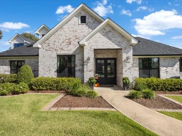 Single Family Residence For Sale in Smith County , 6528 Emory Court, Tyler, Texas 75703, 5 Bedroom, 5 Bathroom, 3 Garage spaces, 4,000 Sqft, built in 2017, mls#21419193, Real Estate Agent in Tyler, Homes For Sale in Smith county, Homes For Sale in Tyler, Realtor in Tyler Texas, Real Estate Brokerage Independent Realty Texas, Luminita Cordes Realtor